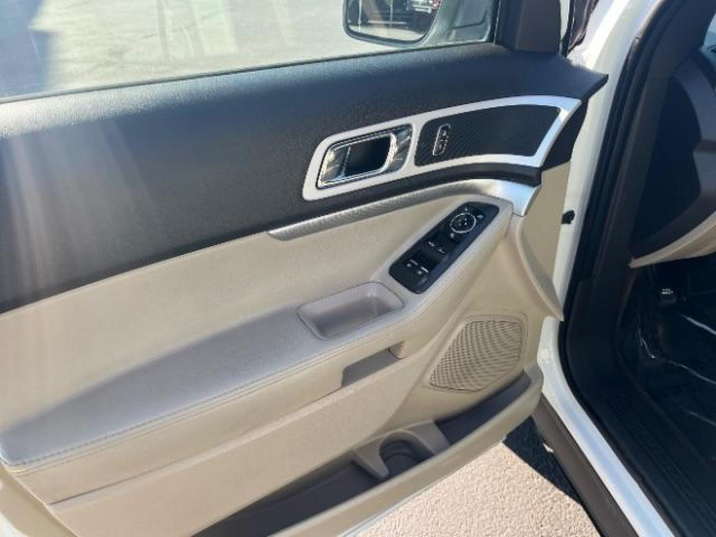 2013 White Platinum Trico /Medium Light Stone Leather Ford Explorer XLT FWD (1FM5K7D85DG) with an 3.5L V6 DOHC 24V engine, 6-Speed Automatic transmission, located at 1865 East Red Hills Pkwy, St. George, 84770, (435) 628-0023, 37.120850, -113.543640 - We specialize in helping ALL people get the best financing available. No matter your credit score, good, bad or none we can get you an amazing rate. Had a bankruptcy, divorce, or repossessions? We give you the green light to get your credit back on the road. Low down and affordable payments that fit - Photo#12