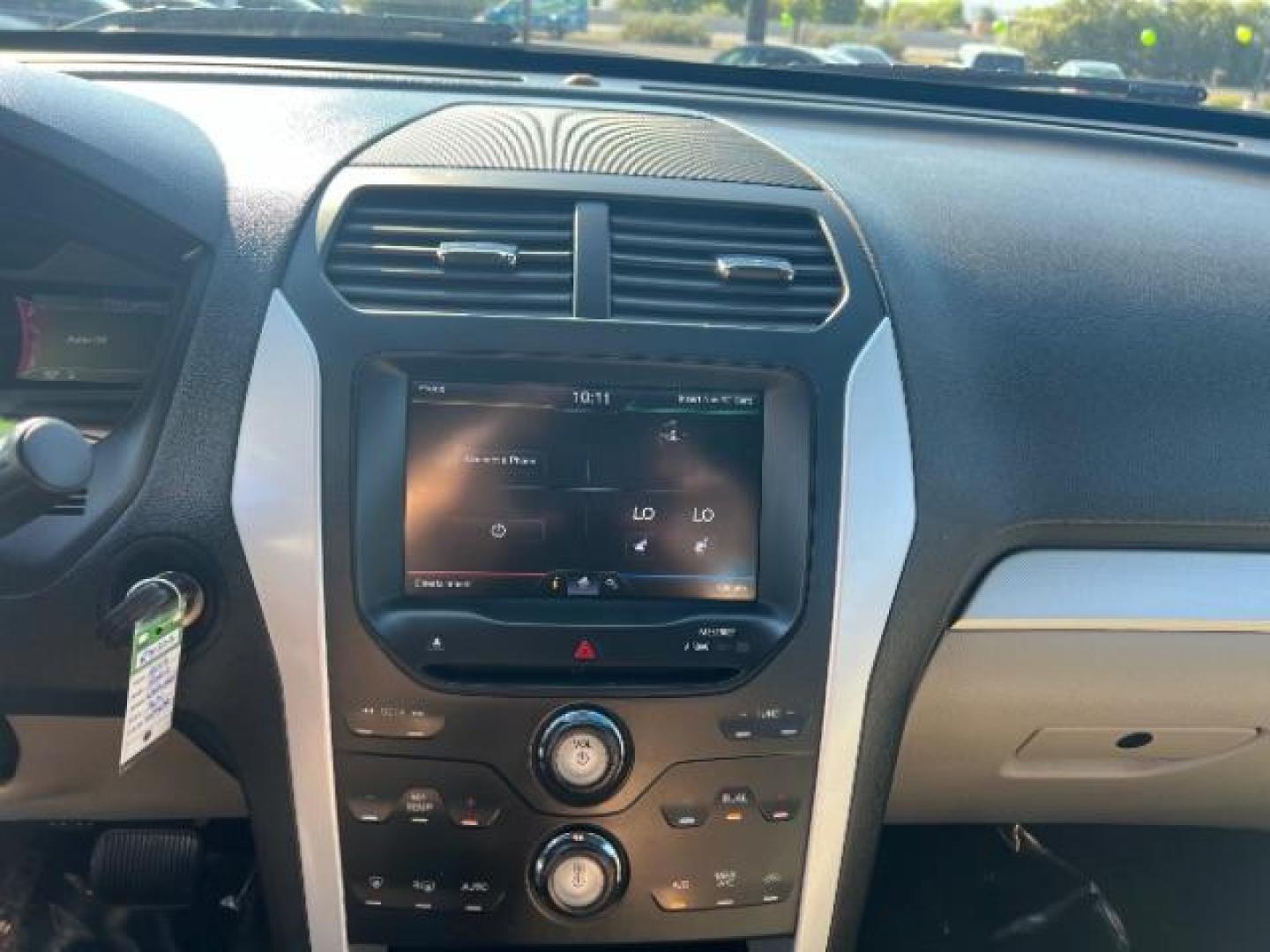 2013 White Platinum Trico /Medium Light Stone Leather Ford Explorer XLT FWD (1FM5K7D85DG) with an 3.5L V6 DOHC 24V engine, 6-Speed Automatic transmission, located at 1865 East Red Hills Pkwy, St. George, 84770, (435) 628-0023, 37.120850, -113.543640 - We specialize in helping ALL people get the best financing available. No matter your credit score, good, bad or none we can get you an amazing rate. Had a bankruptcy, divorce, or repossessions? We give you the green light to get your credit back on the road. Low down and affordable payments that fit - Photo#18
