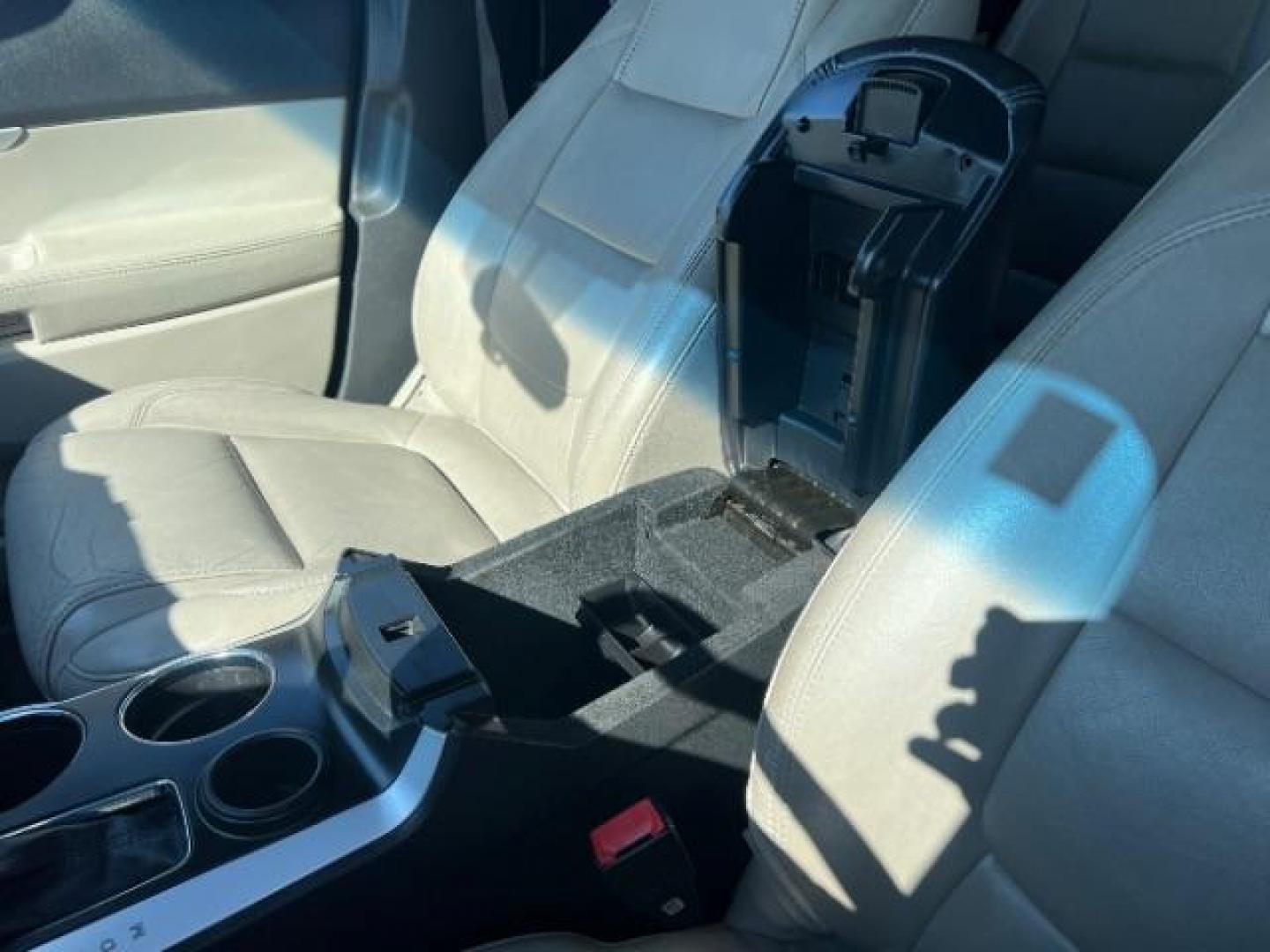 2013 White Platinum Trico /Medium Light Stone Leather Ford Explorer XLT FWD (1FM5K7D85DG) with an 3.5L V6 DOHC 24V engine, 6-Speed Automatic transmission, located at 1865 East Red Hills Pkwy, St. George, 84770, (435) 628-0023, 37.120850, -113.543640 - We specialize in helping ALL people get the best financing available. No matter your credit score, good, bad or none we can get you an amazing rate. Had a bankruptcy, divorce, or repossessions? We give you the green light to get your credit back on the road. Low down and affordable payments that fit - Photo#22