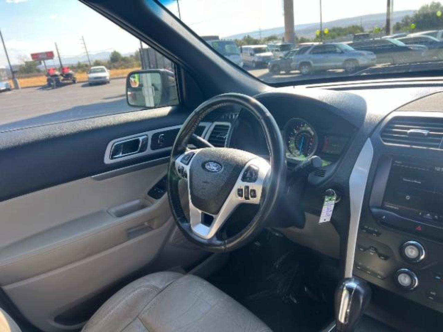 2013 White Platinum Trico /Medium Light Stone Leather Ford Explorer XLT FWD (1FM5K7D85DG) with an 3.5L V6 DOHC 24V engine, 6-Speed Automatic transmission, located at 1865 East Red Hills Pkwy, St. George, 84770, (435) 628-0023, 37.120850, -113.543640 - We specialize in helping ALL people get the best financing available. No matter your credit score, good, bad or none we can get you an amazing rate. Had a bankruptcy, divorce, or repossessions? We give you the green light to get your credit back on the road. Low down and affordable payments that fit - Photo#34