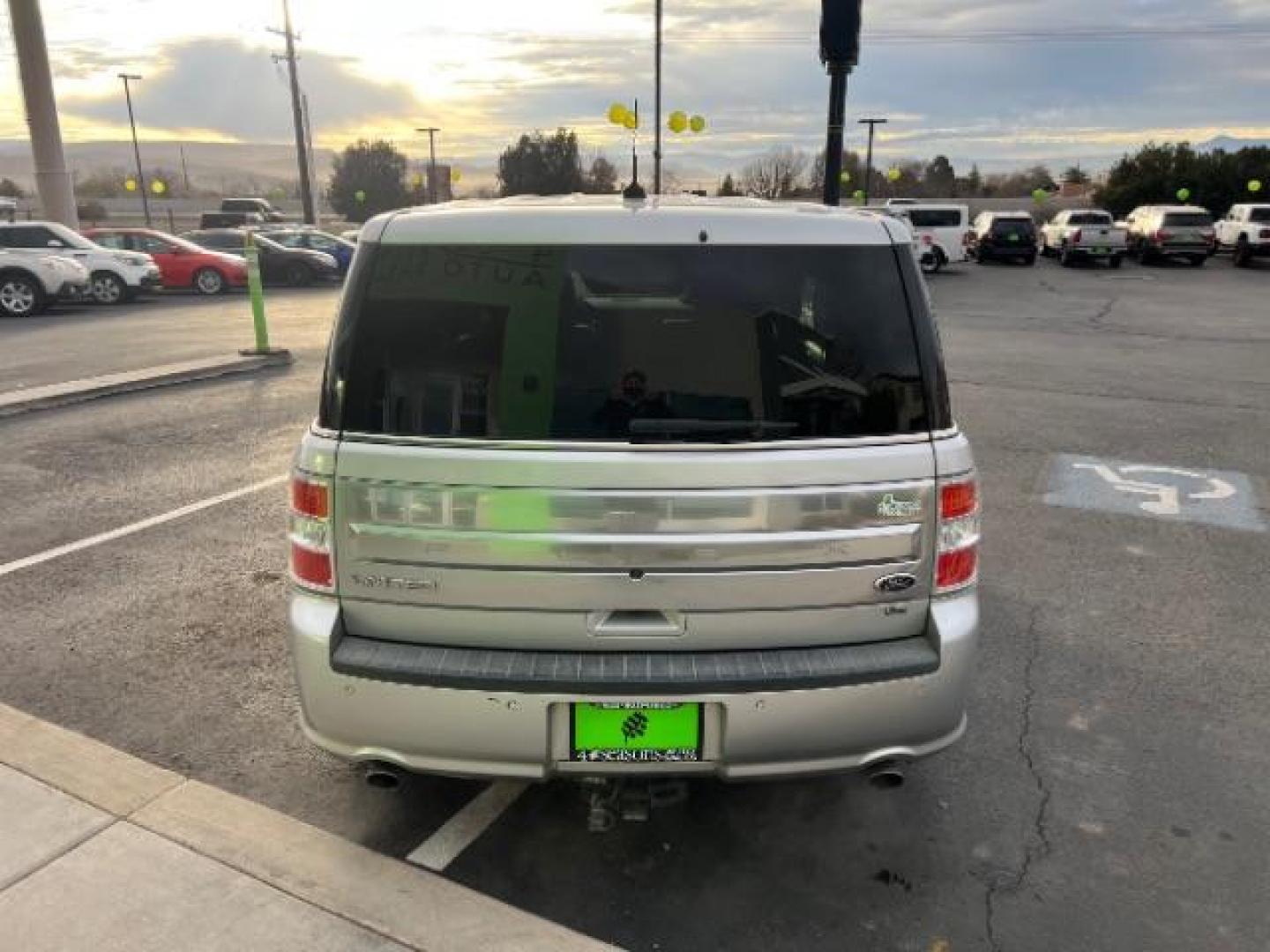 2015 Ingot Silver Metallic /Charcoal Black, leather Ford Flex Limited AWD (2FMHK6D82FB) with an 3.5L V6 DOHC 24V engine, 6-Speed Automatic Overdrive transmission, located at 940 North Main Street, Cedar City, UT, 84720, (435) 628-0023, 37.692936, -113.061897 - We specialize in helping ALL people get the best financing available. No matter your credit score, good, bad or none we can get you an amazing rate. Had a bankruptcy, divorce, or repossessions? We give you the green light to get your credit back on the road. Low down and affordable payments that fit - Photo#5