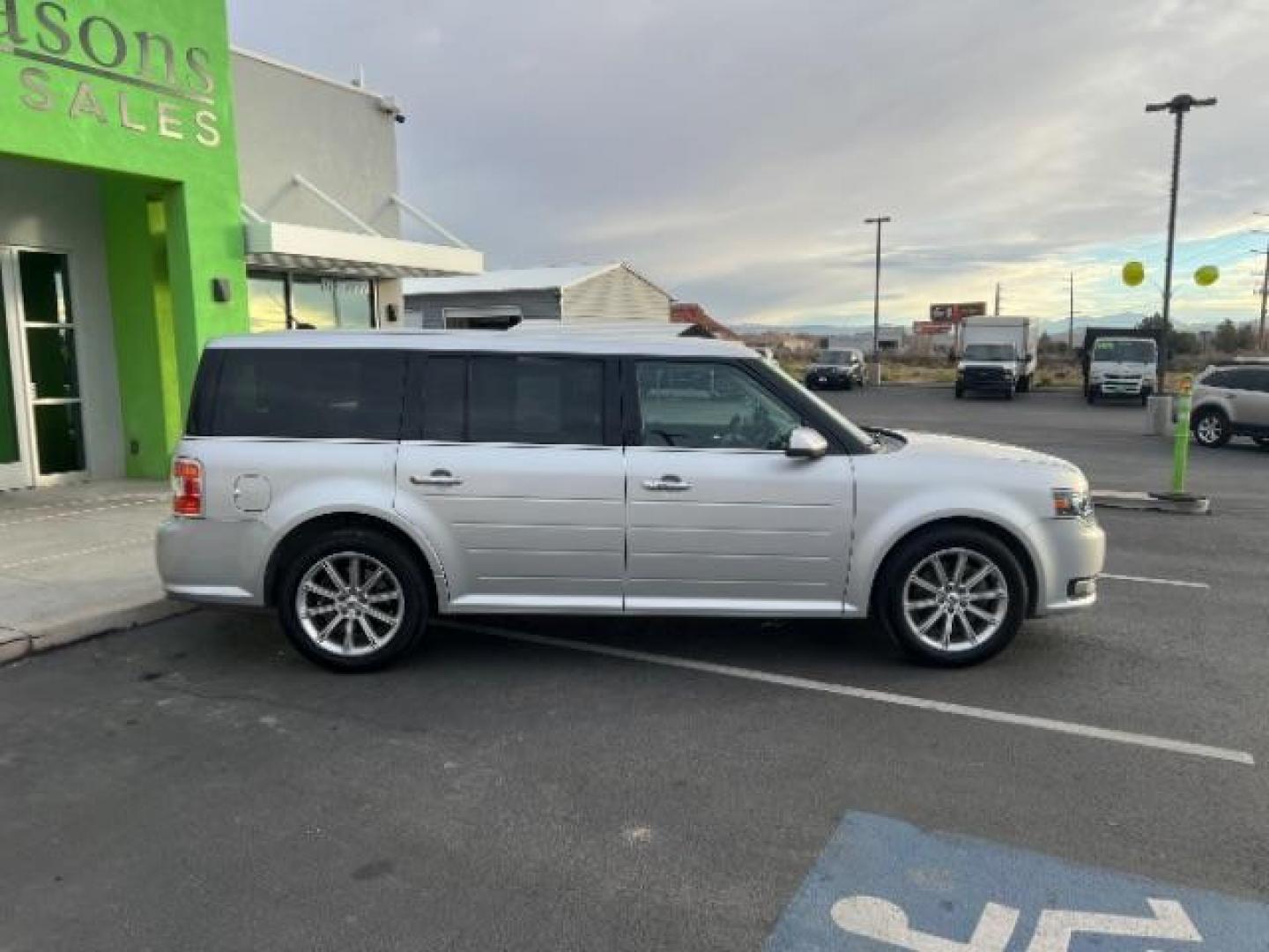 2015 Ingot Silver Metallic /Charcoal Black, leather Ford Flex Limited AWD (2FMHK6D82FB) with an 3.5L V6 DOHC 24V engine, 6-Speed Automatic Overdrive transmission, located at 940 North Main Street, Cedar City, UT, 84720, (435) 628-0023, 37.692936, -113.061897 - We specialize in helping ALL people get the best financing available. No matter your credit score, good, bad or none we can get you an amazing rate. Had a bankruptcy, divorce, or repossessions? We give you the green light to get your credit back on the road. Low down and affordable payments that fit - Photo#7