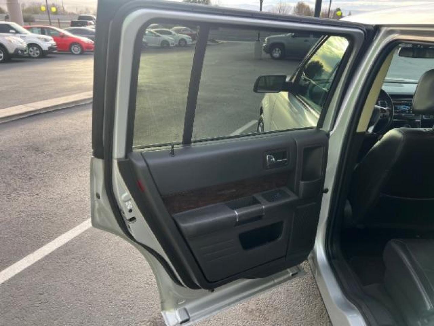 2015 Ingot Silver Metallic /Charcoal Black, leather Ford Flex Limited AWD (2FMHK6D82FB) with an 3.5L V6 DOHC 24V engine, 6-Speed Automatic Overdrive transmission, located at 940 North Main Street, Cedar City, UT, 84720, (435) 628-0023, 37.692936, -113.061897 - We specialize in helping ALL people get the best financing available. No matter your credit score, good, bad or none we can get you an amazing rate. Had a bankruptcy, divorce, or repossessions? We give you the green light to get your credit back on the road. Low down and affordable payments that fit - Photo#20