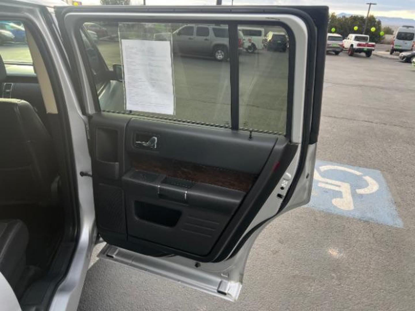 2015 Ingot Silver Metallic /Charcoal Black, leather Ford Flex Limited AWD (2FMHK6D82FB) with an 3.5L V6 DOHC 24V engine, 6-Speed Automatic Overdrive transmission, located at 940 North Main Street, Cedar City, UT, 84720, (435) 628-0023, 37.692936, -113.061897 - We specialize in helping ALL people get the best financing available. No matter your credit score, good, bad or none we can get you an amazing rate. Had a bankruptcy, divorce, or repossessions? We give you the green light to get your credit back on the road. Low down and affordable payments that fit - Photo#29