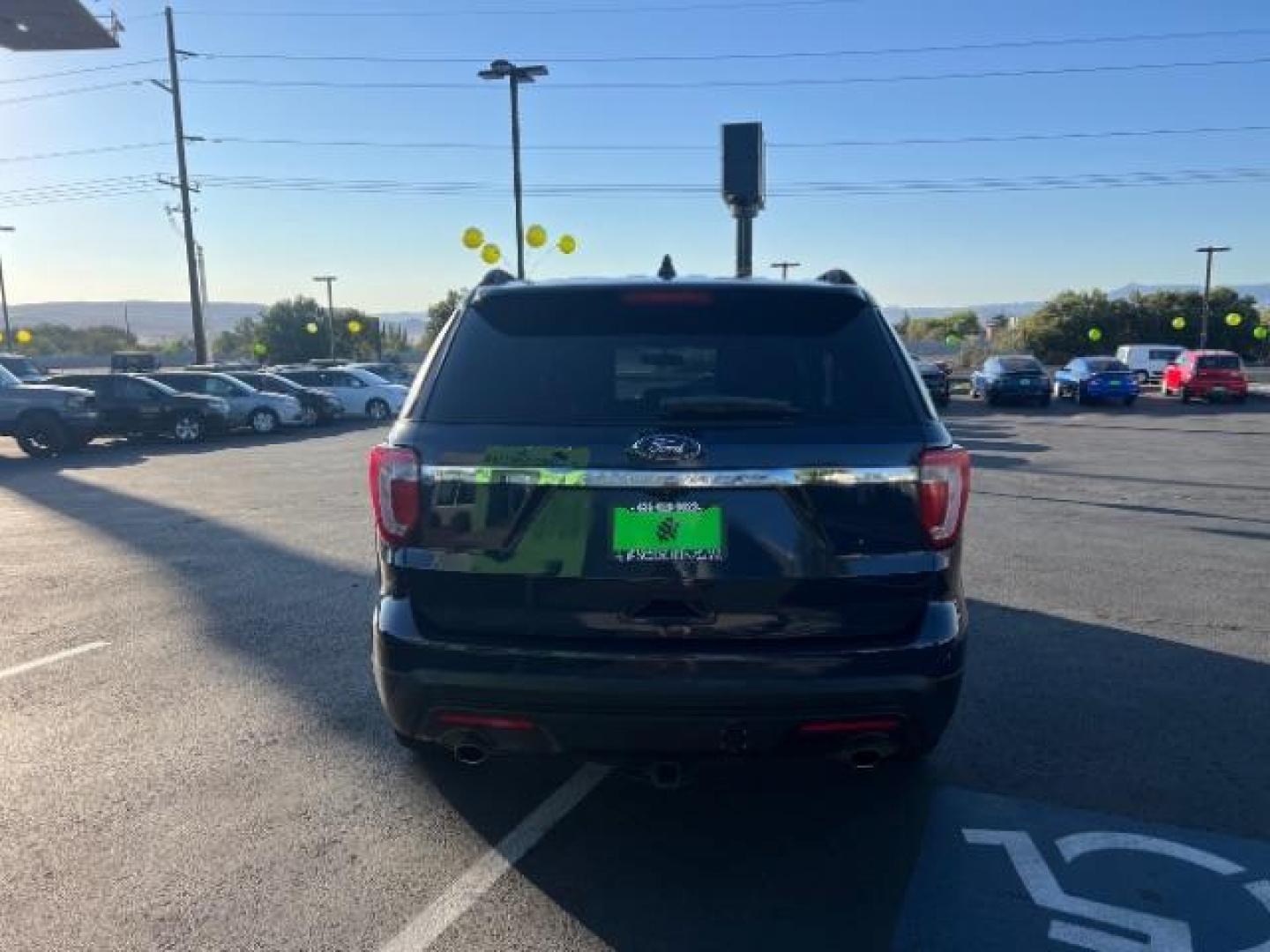 2017 Blue Jeans Metallic /Dark Earth w/Ebony Black, leather/sueded microfibe Ford Explorer XLT 4WD (1FM5K8D80HG) with an 3.5L V6 DOHC 24V engine, 6-Speed Automatic transmission, located at 940 North Main Street, Cedar City, UT, 84720, (435) 628-0023, 37.692936, -113.061897 - We specialize in helping ALL people get the best financing available. No matter your credit score, good, bad or none we can get you an amazing rate. Had a bankruptcy, divorce, or repossessions? We give you the green light to get your credit back on the road. Low down and affordable payments that fit - Photo#5