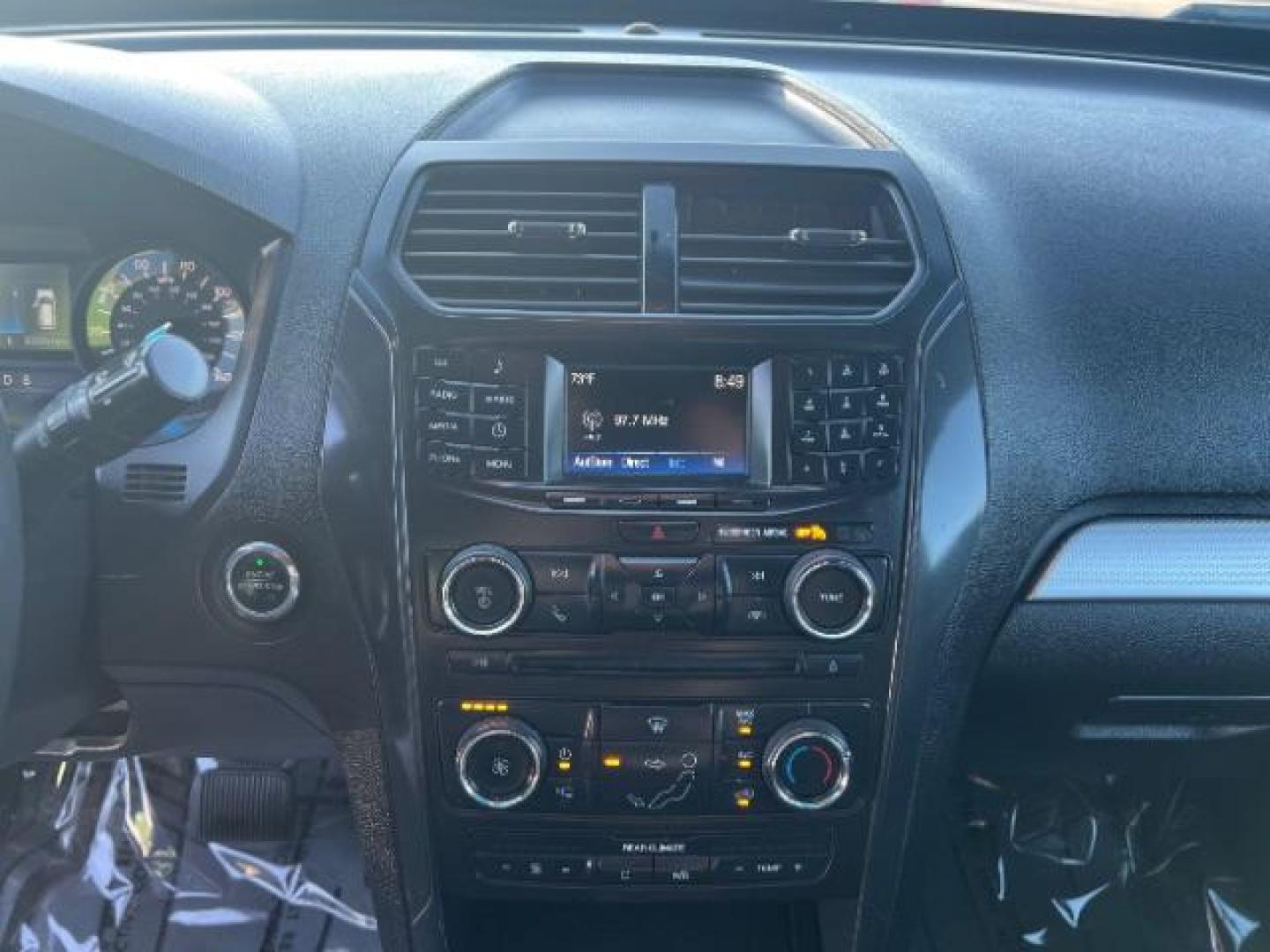 2017 Blue Jeans Metallic /Dark Earth w/Ebony Black, leather/sueded microfibe Ford Explorer XLT 4WD (1FM5K8D80HG) with an 3.5L V6 DOHC 24V engine, 6-Speed Automatic transmission, located at 940 North Main Street, Cedar City, UT, 84720, (435) 628-0023, 37.692936, -113.061897 - We specialize in helping ALL people get the best financing available. No matter your credit score, good, bad or none we can get you an amazing rate. Had a bankruptcy, divorce, or repossessions? We give you the green light to get your credit back on the road. Low down and affordable payments that fit - Photo#18