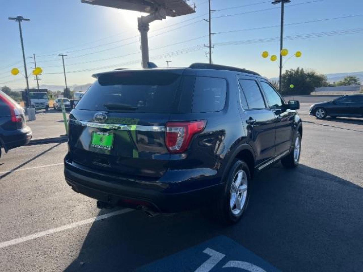 2017 Blue Jeans Metallic /Dark Earth w/Ebony Black, leather/sueded microfibe Ford Explorer XLT 4WD (1FM5K8D80HG) with an 3.5L V6 DOHC 24V engine, 6-Speed Automatic transmission, located at 940 North Main Street, Cedar City, UT, 84720, (435) 628-0023, 37.692936, -113.061897 - We specialize in helping ALL people get the best financing available. No matter your credit score, good, bad or none we can get you an amazing rate. Had a bankruptcy, divorce, or repossessions? We give you the green light to get your credit back on the road. Low down and affordable payments that fit - Photo#6