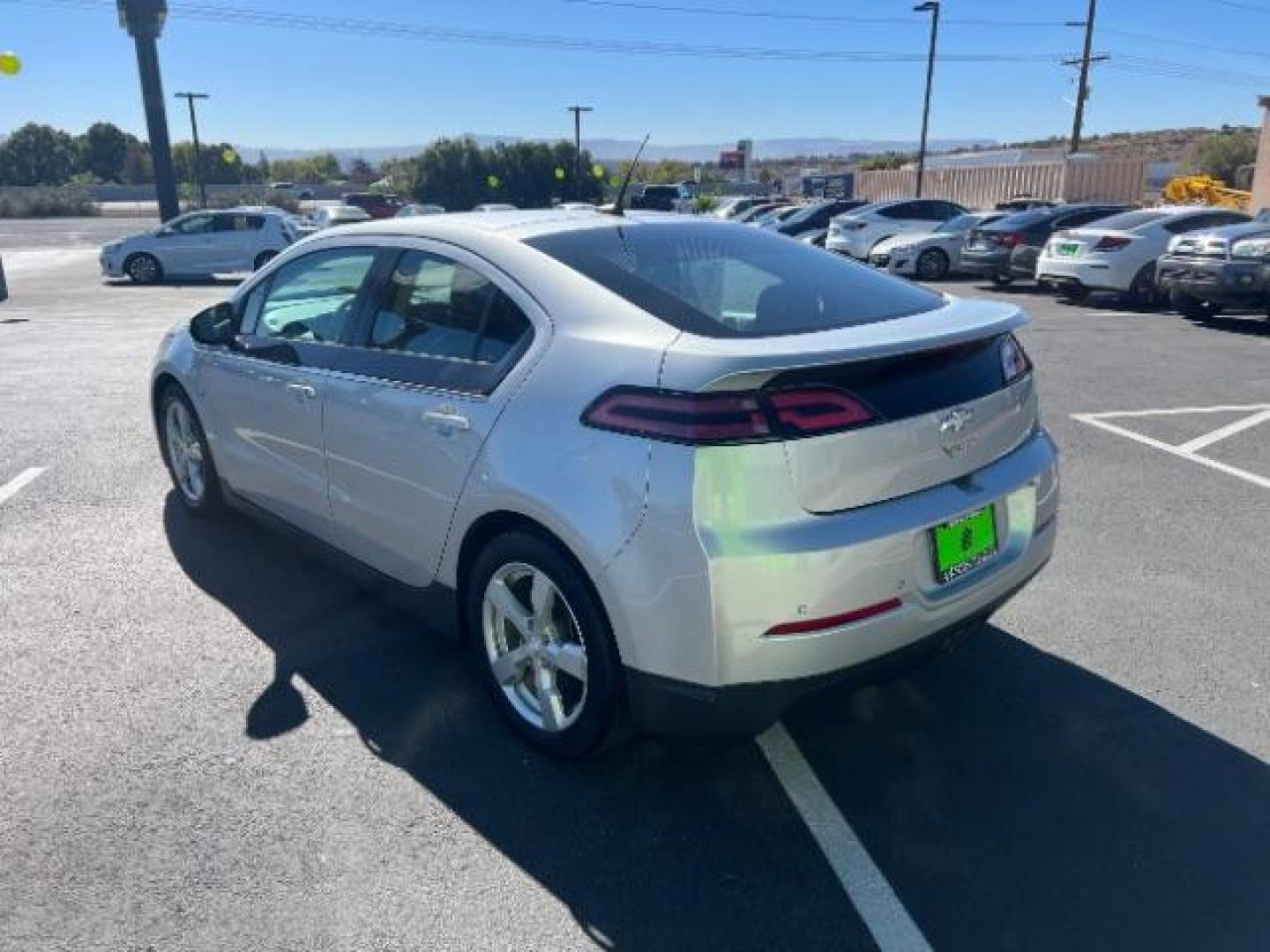 2013 Silver /Black Interior Chevrolet Volt Premium (1G1RB6E48DU) with an 1.4L L4 DOHC 16V PLUG-IN HYBRID engine, Continuously Variable Transmission transmission, located at 940 North Main Street, Cedar City, UT, 84720, (435) 628-0023, 37.692936, -113.061897 - ***This vehicle qualifies for the EV/Hybrid tax rebate of up to $4,000*** We are setup with the IRS to recieve direct payments within 72 hours. We file the rebate online with IRS and can credit it to your down payment, reduce the sales price OR give you cashback!! These cars will not last and can o - Photo#4