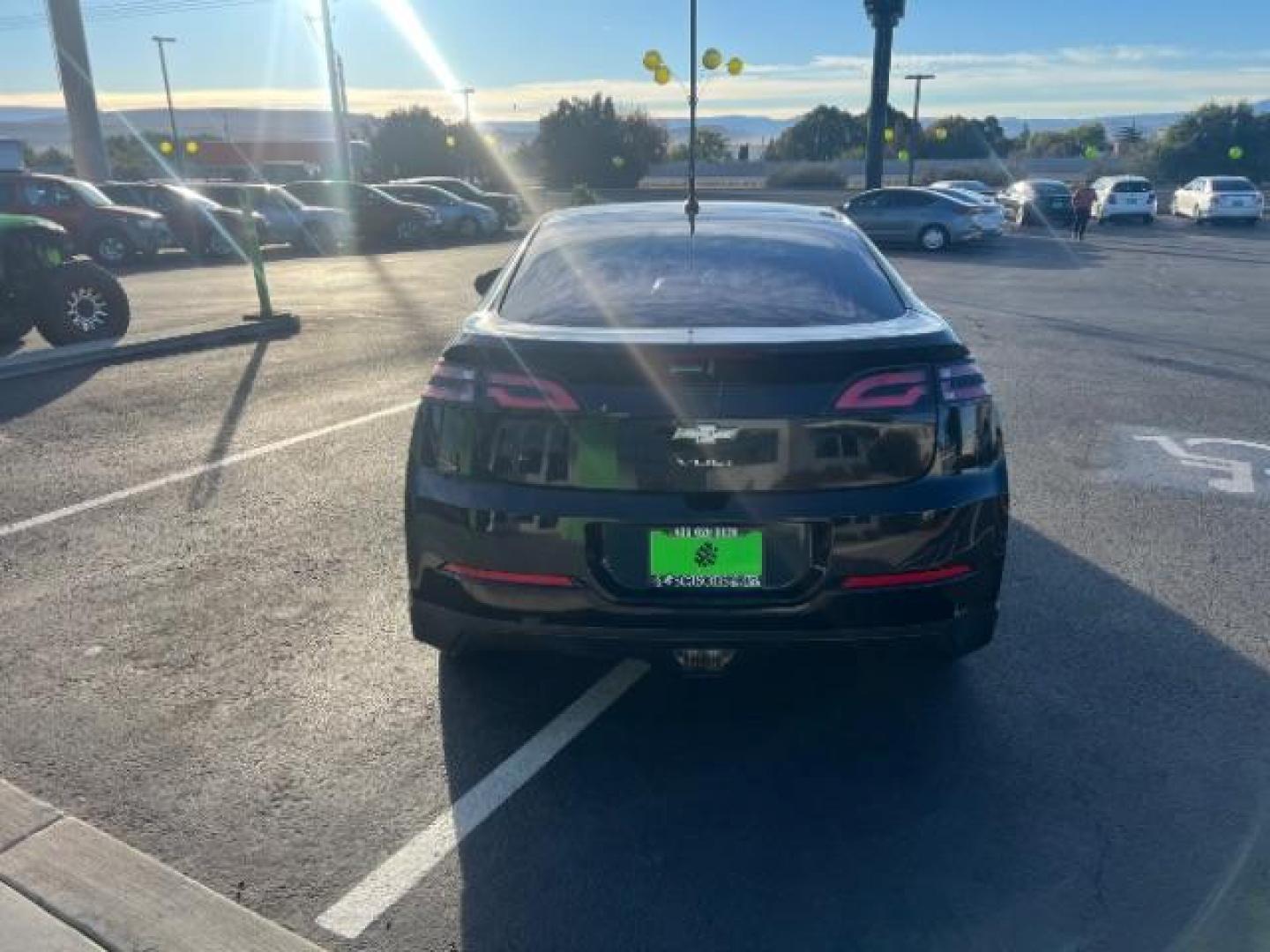 2014 Black /Black Interior Chevrolet Volt Standard w/ Navigation and LEP (1G1RG6E44EU) with an ELECTRIC engine, Continuously Variable Transmission transmission, located at 940 North Main Street, Cedar City, UT, 84720, (435) 628-0023, 37.692936, -113.061897 - ***This vehicle qualifies for the EV/Hybrid tax rebate of up to $4,000*** We are setup with the IRS to recieve direct payments within 72 hours. We file the rebate online with IRS and can credit it to your down payment, reduce the sales price OR give you cashback!! These cars will not last and can o - Photo#5