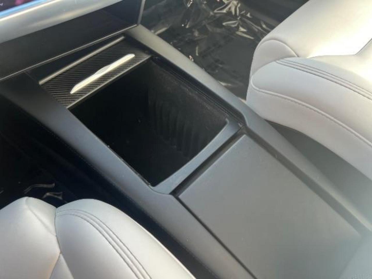 2017 Pearl White Multi-Coat /White, leather Tesla Model X 100D (5YJXCBE26HF) with an ELECTRIC engine, 1-Speed Automatic transmission, located at 1865 East Red Hills Pkwy, St. George, 84770, (435) 628-0023, 37.120850, -113.543640 - Photo#16