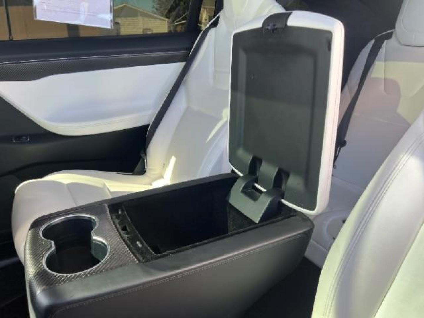 2017 Pearl White Multi-Coat /White, leather Tesla Model X 100D (5YJXCBE26HF) with an ELECTRIC engine, 1-Speed Automatic transmission, located at 1865 East Red Hills Pkwy, St. George, 84770, (435) 628-0023, 37.120850, -113.543640 - Photo#26