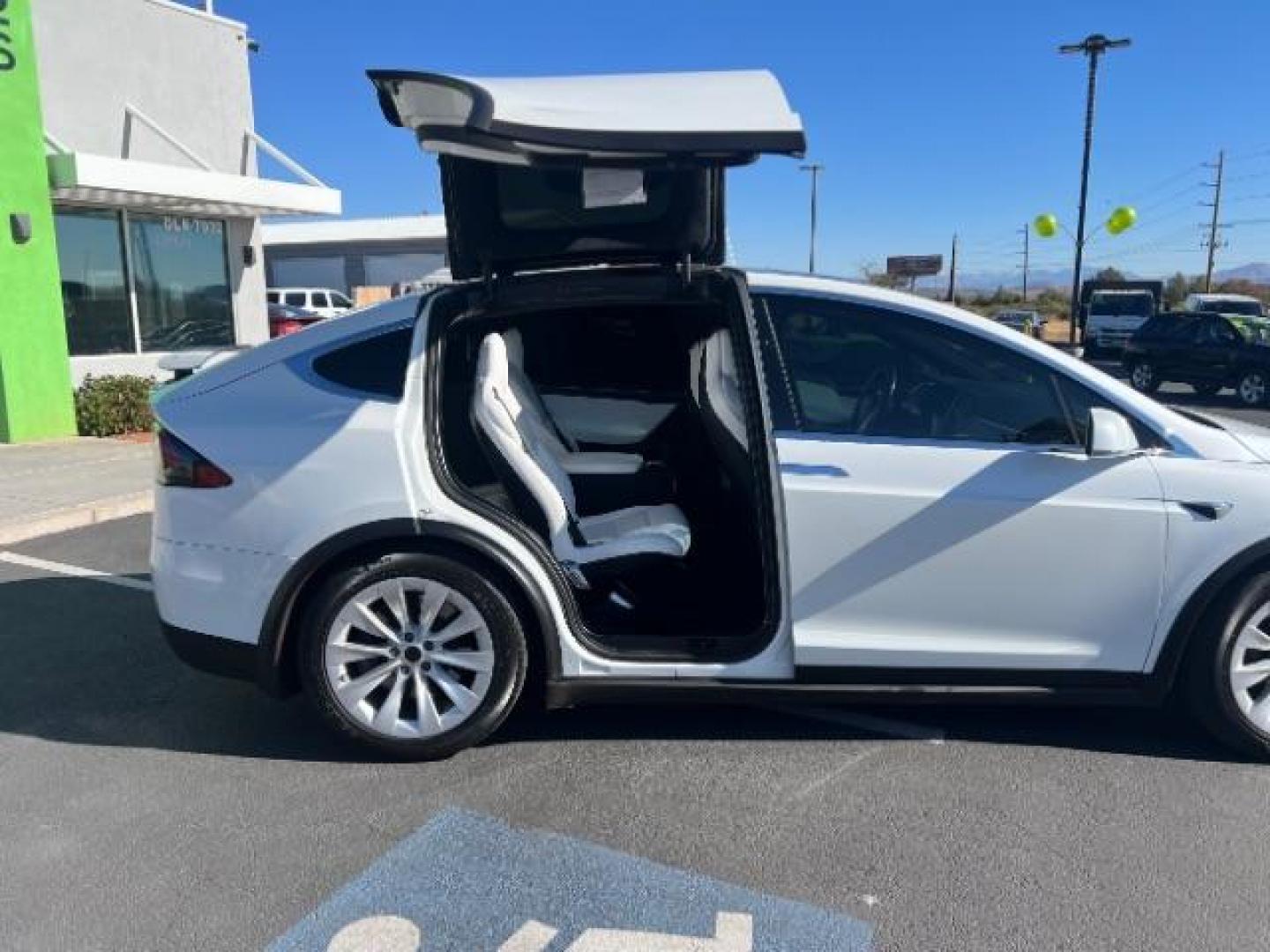 2017 Pearl White Multi-Coat /White, leather Tesla Model X 100D (5YJXCBE26HF) with an ELECTRIC engine, 1-Speed Automatic transmission, located at 1865 East Red Hills Pkwy, St. George, 84770, (435) 628-0023, 37.120850, -113.543640 - Photo#29
