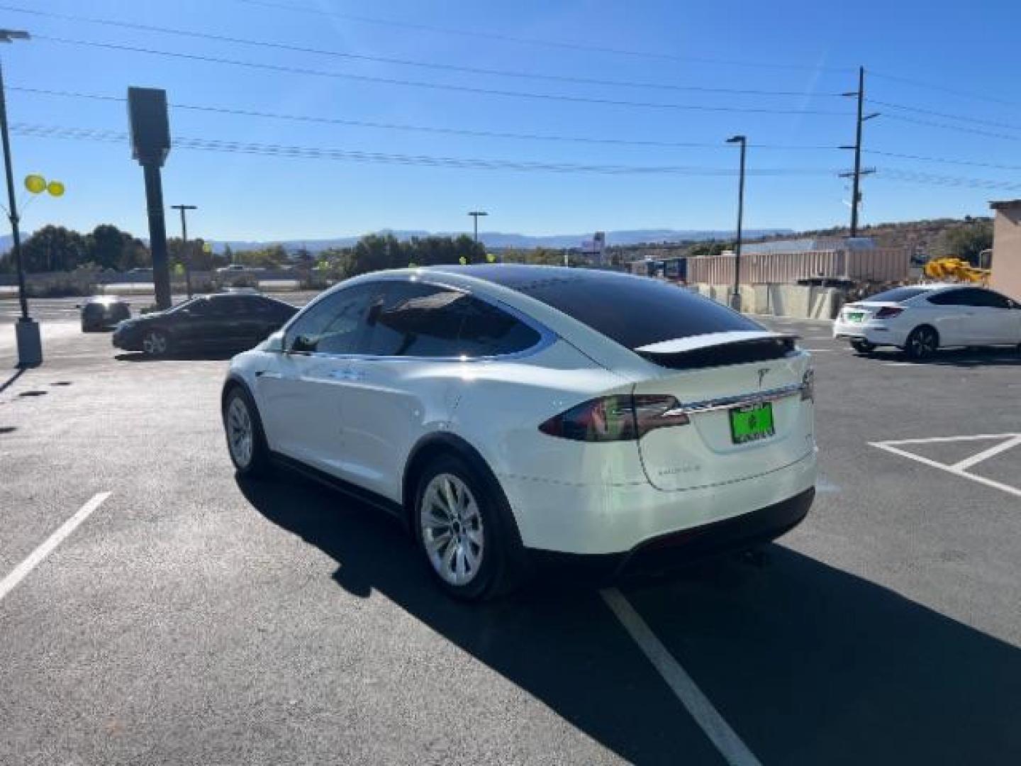 2017 Pearl White Multi-Coat /White, leather Tesla Model X 100D (5YJXCBE26HF) with an ELECTRIC engine, 1-Speed Automatic transmission, located at 1865 East Red Hills Pkwy, St. George, 84770, (435) 628-0023, 37.120850, -113.543640 - Photo#4