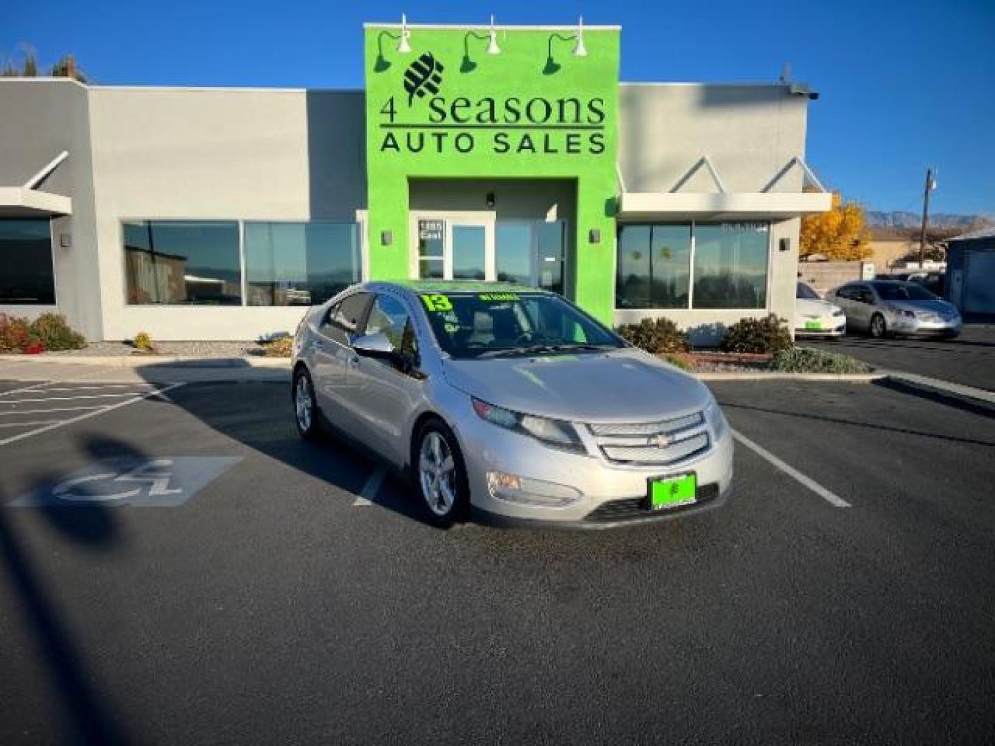 2013 Silver /Black Chevrolet Volt Premium w/ LEP (1G1RF6E44DU) with an 1.4L L4 DOHC 16V PLUG-IN HYBRID engine, Continuously Variable Transmission transmission, located at 1865 East Red Hills Pkwy, St. George, 84770, (435) 628-0023, 37.120850, -113.543640 - We specialize in helping ALL people get the best financing available. No matter your credit score, good, bad or none we can get you an amazing rate. Had a bankruptcy, divorce, or repossessions? We give you the green light to get your credit back on the road. Low down and affordable payments that fit - Photo#0