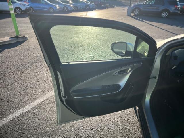 2013 Silver /Black Chevrolet Volt Premium w/ LEP (1G1RF6E44DU) with an 1.4L L4 DOHC 16V PLUG-IN HYBRID engine, Continuously Variable Transmission transmission, located at 1865 East Red Hills Pkwy, St. George, 84770, (435) 628-0023, 37.120850, -113.543640 - We specialize in helping ALL people get the best financing available. No matter your credit score, good, bad or none we can get you an amazing rate. Had a bankruptcy, divorce, or repossessions? We give you the green light to get your credit back on the road. Low down and affordable payments that fit - Photo#12