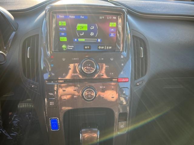2013 Silver /Black Chevrolet Volt Premium w/ LEP (1G1RF6E44DU) with an 1.4L L4 DOHC 16V PLUG-IN HYBRID engine, Continuously Variable Transmission transmission, located at 1865 East Red Hills Pkwy, St. George, 84770, (435) 628-0023, 37.120850, -113.543640 - We specialize in helping ALL people get the best financing available. No matter your credit score, good, bad or none we can get you an amazing rate. Had a bankruptcy, divorce, or repossessions? We give you the green light to get your credit back on the road. Low down and affordable payments that fit - Photo#17