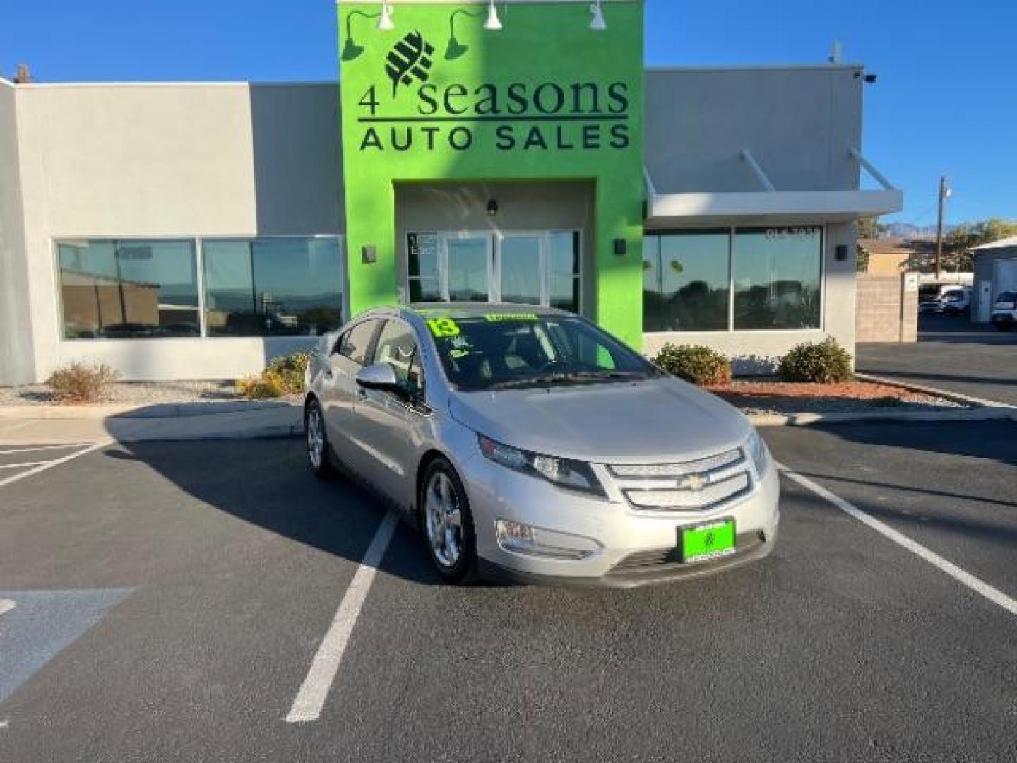 2013 Silver /Black Leather Interior Chevrolet Volt Premium w/ LEP (1G1RF6E44DU) with an 1.4L L4 DOHC 16V PLUG-IN HYBRID engine, Continuously Variable Transmission transmission, located at 1865 East Red Hills Pkwy, St. George, 84770, (435) 628-0023, 37.120850, -113.543640 - ***This vehicle qualifies for the EV/Hybrid tax rebate of up to $4,000*** We are setup with the IRS to recieve direct payments within 72 hours. We file the rebate online with IRS and can credit it to your down payment, reduce the sales price OR give you cashback!! These cars will not last and can o - Photo#0