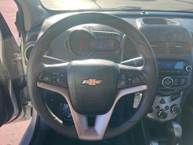 2013 Silver Ice Metallic /Dark Pewter/Dark Titanium Cloth Interior Chevrolet Sonic LT Auto 5-Door (1G1JC6SG9D4) with an 1.8L L4 DOHC 24V engine, 6-Speed Automatic transmission, located at 1865 East Red Hills Pkwy, St. George, 84770, (435) 628-0023, 37.120850, -113.543640 - We specialize in helping ALL people get the best financing available. No matter your credit score, good, bad or none we can get you an amazing rate. Had a bankruptcy, divorce, or repossessions? We give you the green light to get your credit back on the road. Low down and affordable payments that fit - Photo#16