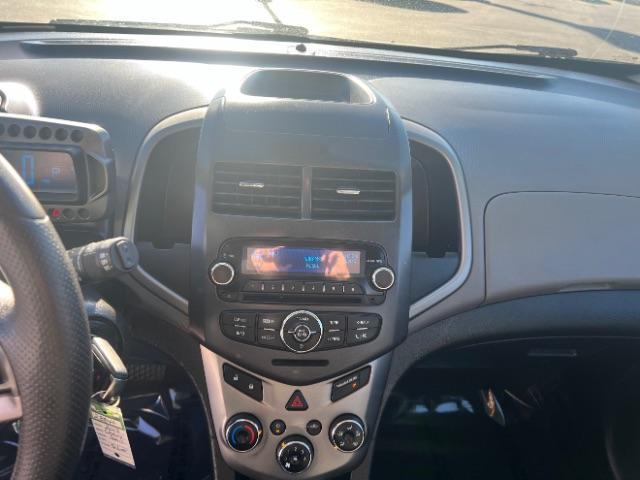 2013 Silver Ice Metallic /Dark Pewter/Dark Titanium Cloth Interior Chevrolet Sonic LT Auto 5-Door (1G1JC6SG9D4) with an 1.8L L4 DOHC 24V engine, 6-Speed Automatic transmission, located at 1865 East Red Hills Pkwy, St. George, 84770, (435) 628-0023, 37.120850, -113.543640 - We specialize in helping ALL people get the best financing available. No matter your credit score, good, bad or none we can get you an amazing rate. Had a bankruptcy, divorce, or repossessions? We give you the green light to get your credit back on the road. Low down and affordable payments that fit - Photo#18