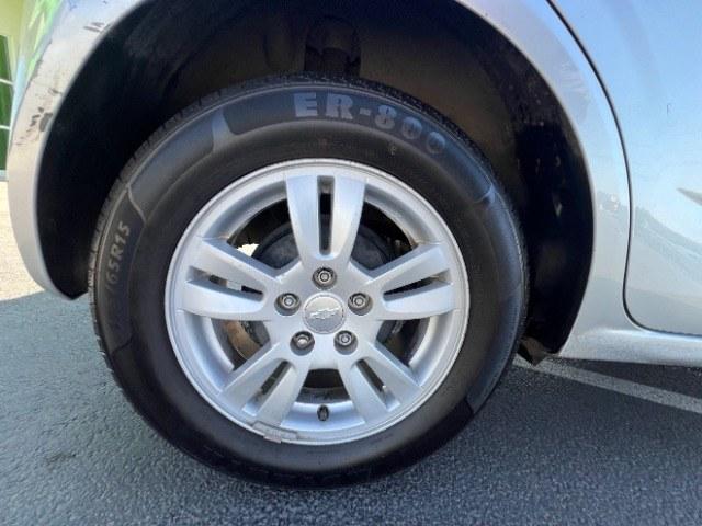 2013 Silver Ice Metallic /Dark Pewter/Dark Titanium Cloth Interior Chevrolet Sonic LT Auto 5-Door (1G1JC6SG9D4) with an 1.8L L4 DOHC 24V engine, 6-Speed Automatic transmission, located at 940 North Main Street, Cedar City, UT, 84720, (435) 628-0023, 37.692936, -113.061897 - We specialize in helping ALL people get the best financing available. No matter your credit score, good, bad or none we can get you an amazing rate. Had a bankruptcy, divorce, or repossessions? We give you the green light to get your credit back on the road. Low down and affordable payments that fit- Photo#9