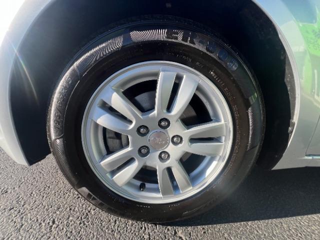 2013 Silver Ice Metallic /Dark Pewter/Dark Titanium Cloth Interior Chevrolet Sonic LT Auto 5-Door (1G1JC6SG9D4) with an 1.8L L4 DOHC 24V engine, 6-Speed Automatic transmission, located at 1865 East Red Hills Pkwy, St. George, 84770, (435) 628-0023, 37.120850, -113.543640 - We specialize in helping ALL people get the best financing available. No matter your credit score, good, bad or none we can get you an amazing rate. Had a bankruptcy, divorce, or repossessions? We give you the green light to get your credit back on the road. Low down and affordable payments that fit - Photo#11