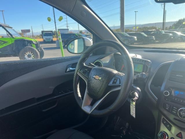 2013 Silver Ice Metallic /Dark Pewter/Dark Titanium Cloth Interior Chevrolet Sonic LT Auto 5-Door (1G1JC6SG9D4) with an 1.8L L4 DOHC 24V engine, 6-Speed Automatic transmission, located at 1865 East Red Hills Pkwy, St. George, 84770, (435) 628-0023, 37.120850, -113.543640 - We specialize in helping ALL people get the best financing available. No matter your credit score, good, bad or none we can get you an amazing rate. Had a bankruptcy, divorce, or repossessions? We give you the green light to get your credit back on the road. Low down and affordable payments that fit - Photo#30