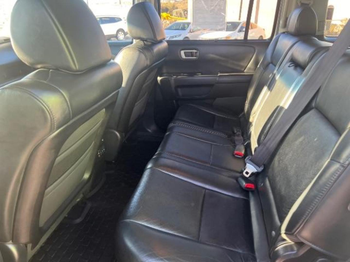 2011 Alabaster Silver Metallic /Black Leather Interior Honda Pilot Touring 4WD 5-Spd AT with DVD (5FNYF4H98BB) with an 3.5L V6 SOHC 24V engine, 5-Speed Automatic transmission, located at 940 North Main Street, Cedar City, UT, 84720, (435) 628-0023, 37.692936, -113.061897 - Photo#20