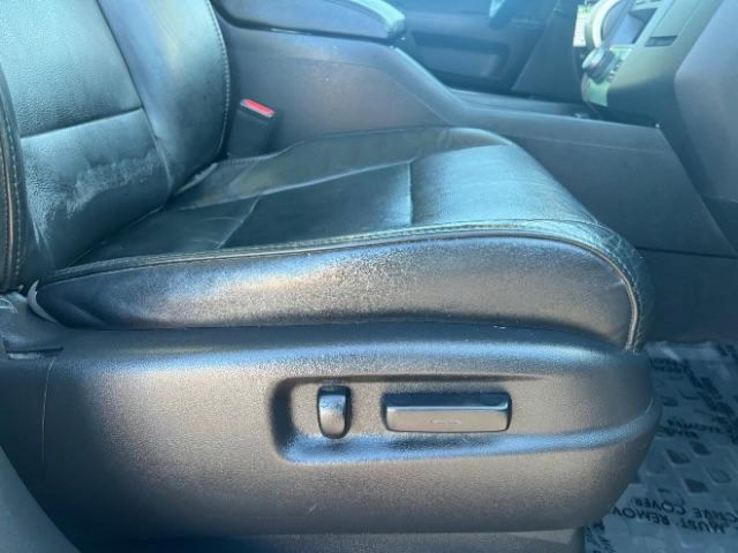 2011 Alabaster Silver Metallic /Black Leather Interior Honda Pilot Touring 4WD 5-Spd AT with DVD (5FNYF4H98BB) with an 3.5L V6 SOHC 24V engine, 5-Speed Automatic transmission, located at 940 North Main Street, Cedar City, UT, 84720, (435) 628-0023, 37.692936, -113.061897 - Photo#35