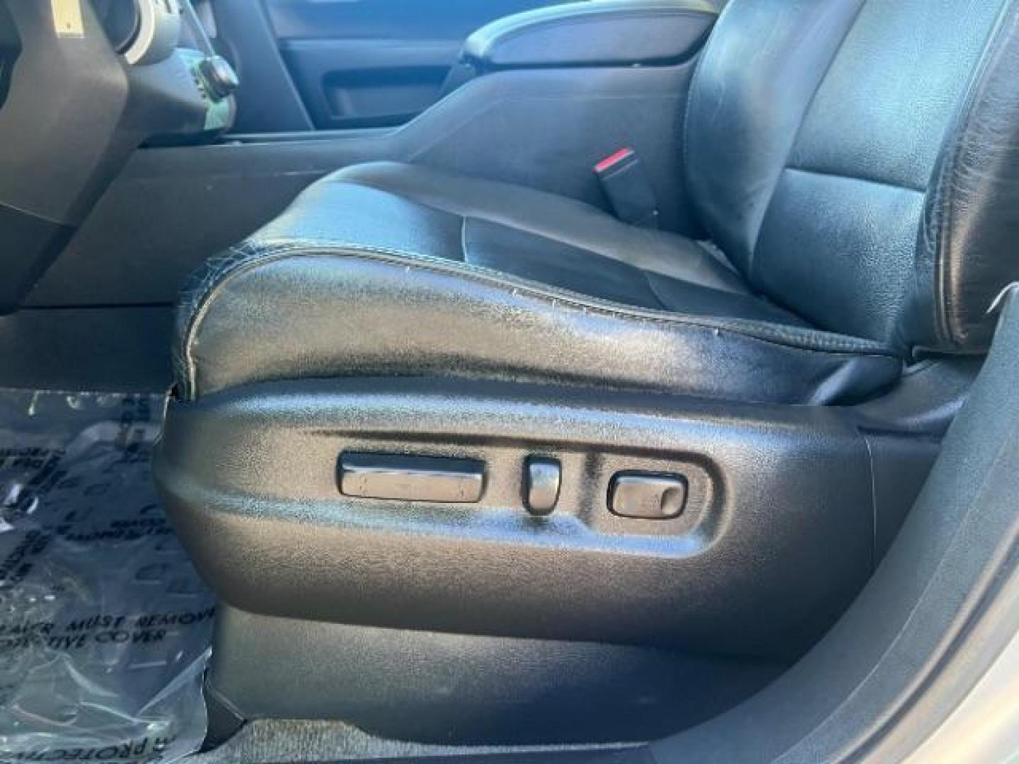 2011 Alabaster Silver Metallic /Black Leather Interior Honda Pilot Touring 4WD 5-Spd AT with DVD (5FNYF4H98BB) with an 3.5L V6 SOHC 24V engine, 5-Speed Automatic transmission, located at 940 North Main Street, Cedar City, UT, 84720, (435) 628-0023, 37.692936, -113.061897 - Photo#12