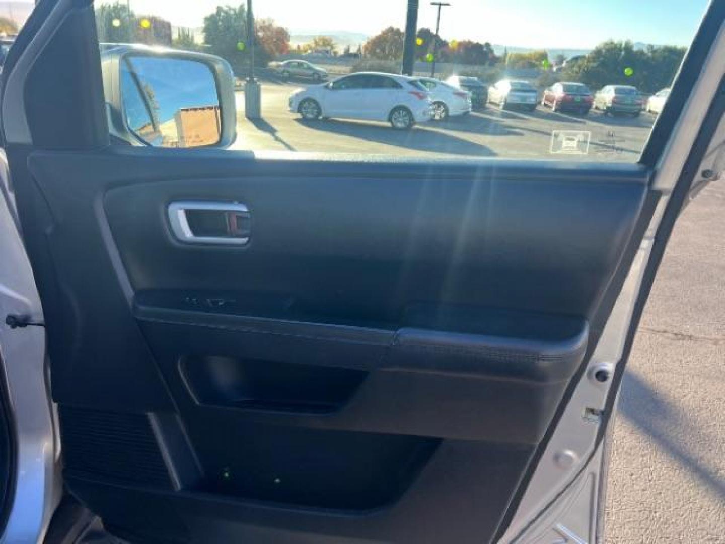 2011 Alabaster Silver Metallic /Black Leather Interior Honda Pilot Touring 4WD 5-Spd AT with DVD (5FNYF4H98BB) with an 3.5L V6 SOHC 24V engine, 5-Speed Automatic transmission, located at 940 North Main Street, Cedar City, UT, 84720, (435) 628-0023, 37.692936, -113.061897 - Photo#32