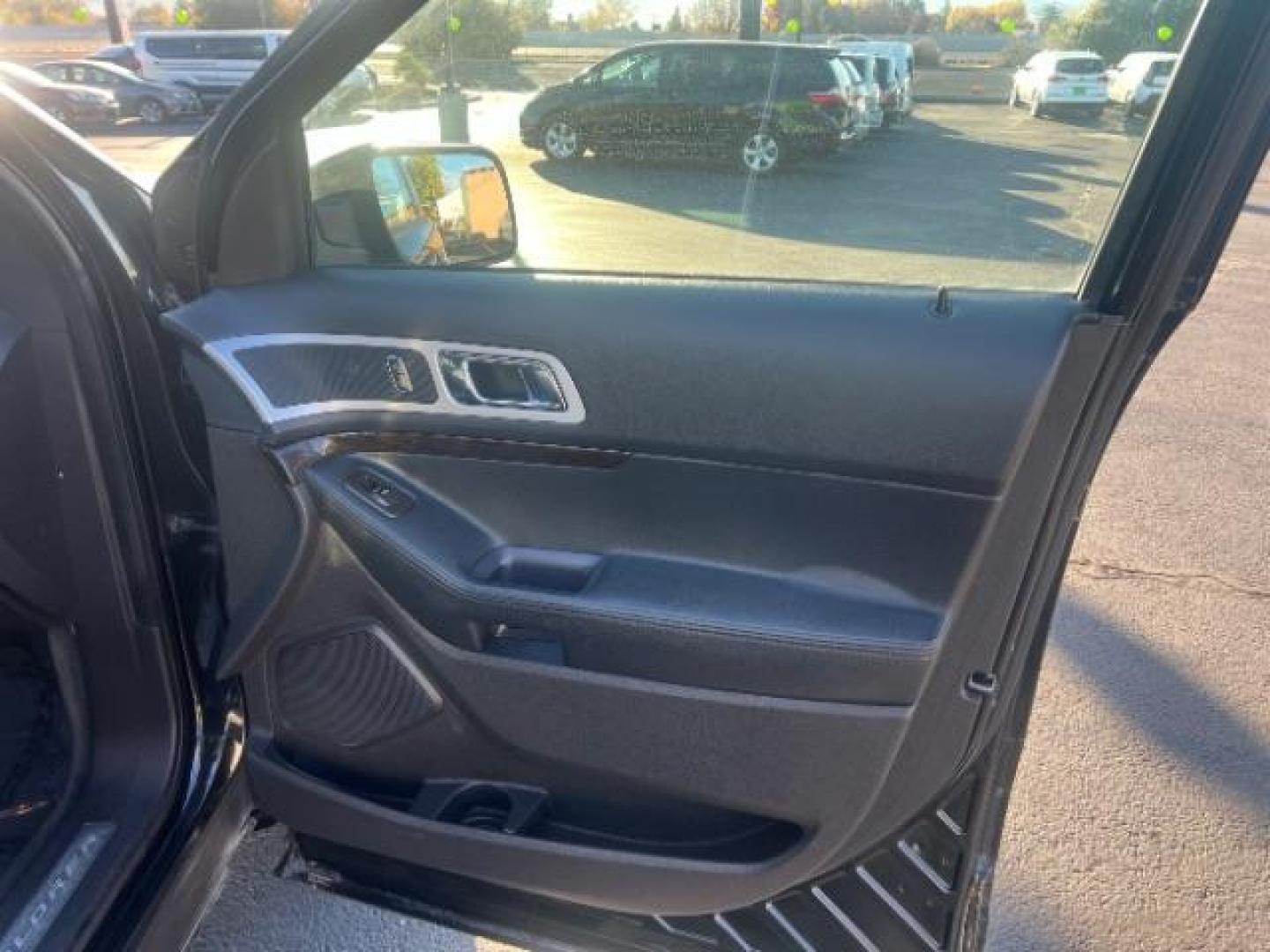 2015 Tuxedo Black Metallic /Charcoal Black, leather Ford Explorer Limited 4WD (1FM5K8F88FG) with an 3.5L V6 DOHC 24V engine, 6-Speed Automatic transmission, located at 940 North Main Street, Cedar City, UT, 84720, (435) 628-0023, 37.692936, -113.061897 - Photo#30