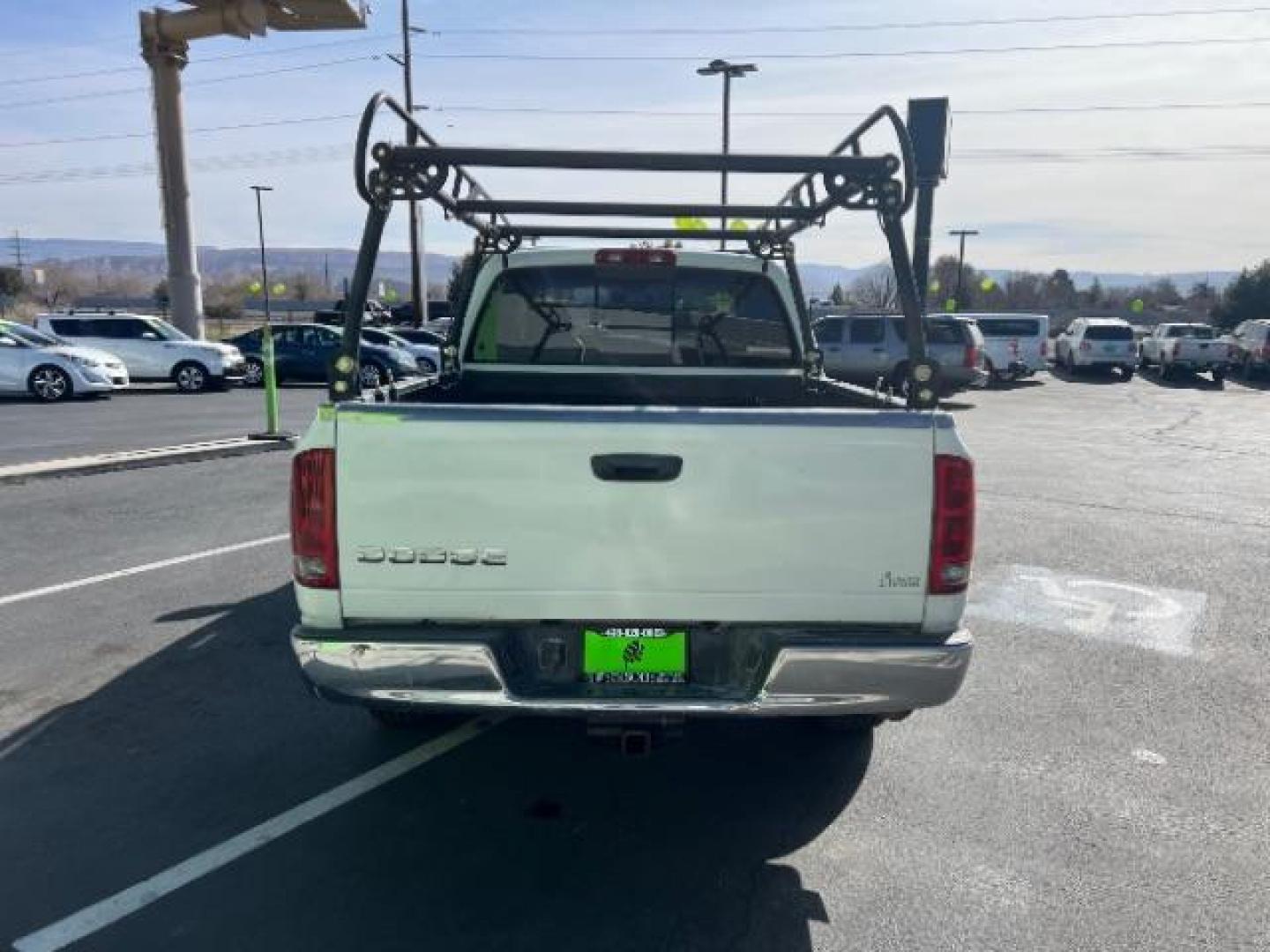 2002 Bright White /Dark Slate Gray Cloth Dodge Ram 1500 ST Quad Cab Short Bed 2WD (3D7HA18N22G) with an 4.7L V8 SOHC 16V engine, 4-Speed Automatic transmission, located at 1865 East Red Hills Pkwy, St. George, 84770, (435) 628-0023, 37.120850, -113.543640 - We specialize in helping ALL people get the best financing available. No matter your credit score, good, bad or none we can get you an amazing rate. Had a bankruptcy, divorce, or repossessions? We give you the green light to get your credit back on the road. Low down and affordable payments that fit - Photo#5