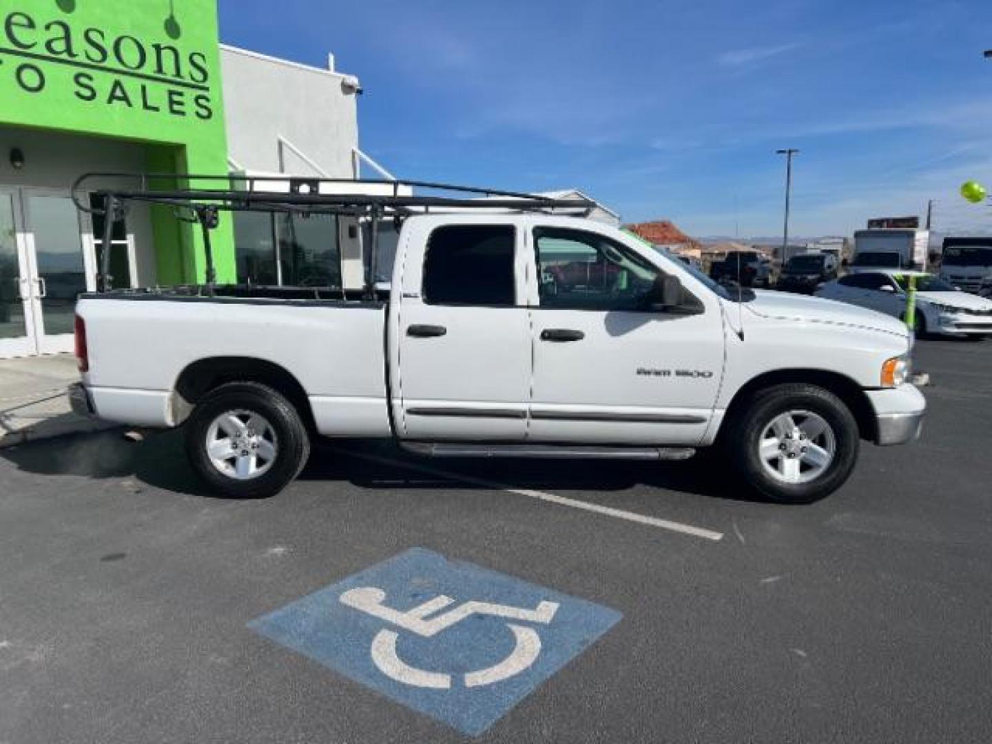 2002 Bright White /Dark Slate Gray Cloth Dodge Ram 1500 ST Quad Cab Short Bed 2WD (3D7HA18N22G) with an 4.7L V8 SOHC 16V engine, 4-Speed Automatic transmission, located at 1865 East Red Hills Pkwy, St. George, 84770, (435) 628-0023, 37.120850, -113.543640 - We specialize in helping ALL people get the best financing available. No matter your credit score, good, bad or none we can get you an amazing rate. Had a bankruptcy, divorce, or repossessions? We give you the green light to get your credit back on the road. Low down and affordable payments that fit - Photo#7