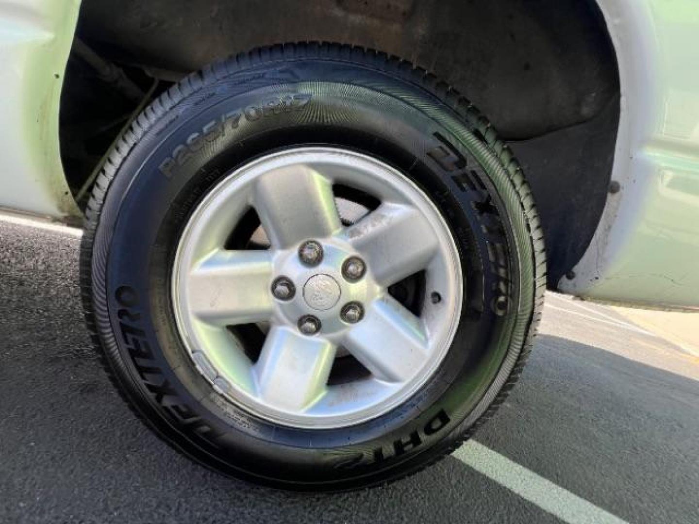 2002 Bright White /Dark Slate Gray Cloth Dodge Ram 1500 ST Quad Cab Short Bed 2WD (3D7HA18N22G) with an 4.7L V8 SOHC 16V engine, 4-Speed Automatic transmission, located at 1865 East Red Hills Pkwy, St. George, 84770, (435) 628-0023, 37.120850, -113.543640 - We specialize in helping ALL people get the best financing available. No matter your credit score, good, bad or none we can get you an amazing rate. Had a bankruptcy, divorce, or repossessions? We give you the green light to get your credit back on the road. Low down and affordable payments that fit - Photo#8
