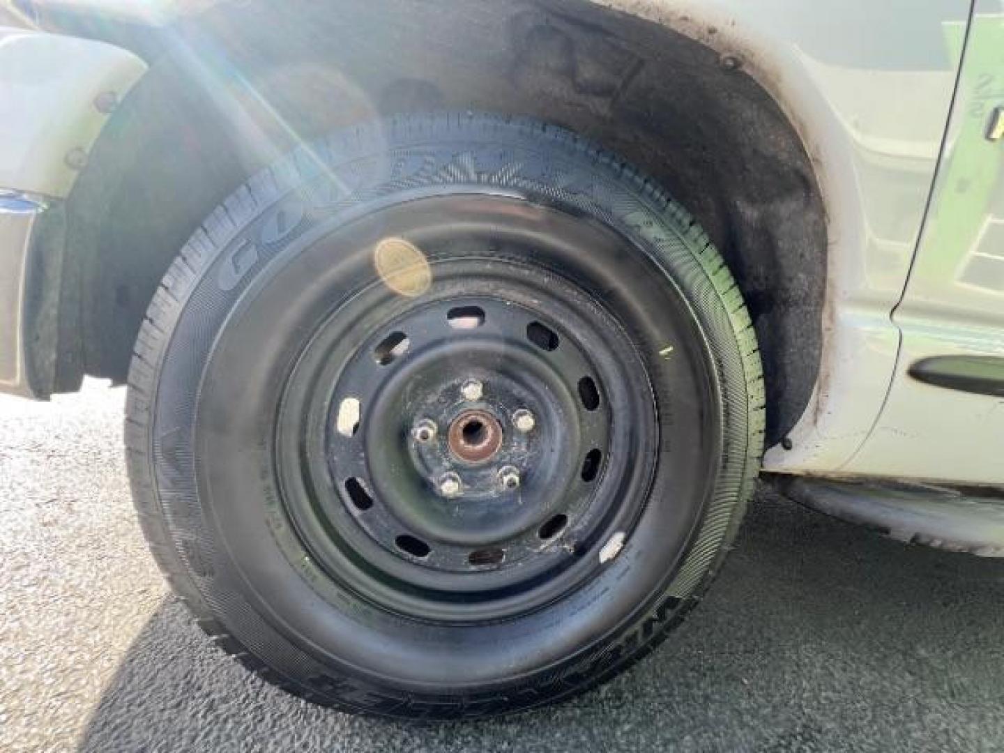 2002 Bright White /Dark Slate Gray Cloth Dodge Ram 1500 ST Quad Cab Short Bed 2WD (3D7HA18N22G) with an 4.7L V8 SOHC 16V engine, 4-Speed Automatic transmission, located at 1865 East Red Hills Pkwy, St. George, 84770, (435) 628-0023, 37.120850, -113.543640 - We specialize in helping ALL people get the best financing available. No matter your credit score, good, bad or none we can get you an amazing rate. Had a bankruptcy, divorce, or repossessions? We give you the green light to get your credit back on the road. Low down and affordable payments that fit - Photo#11