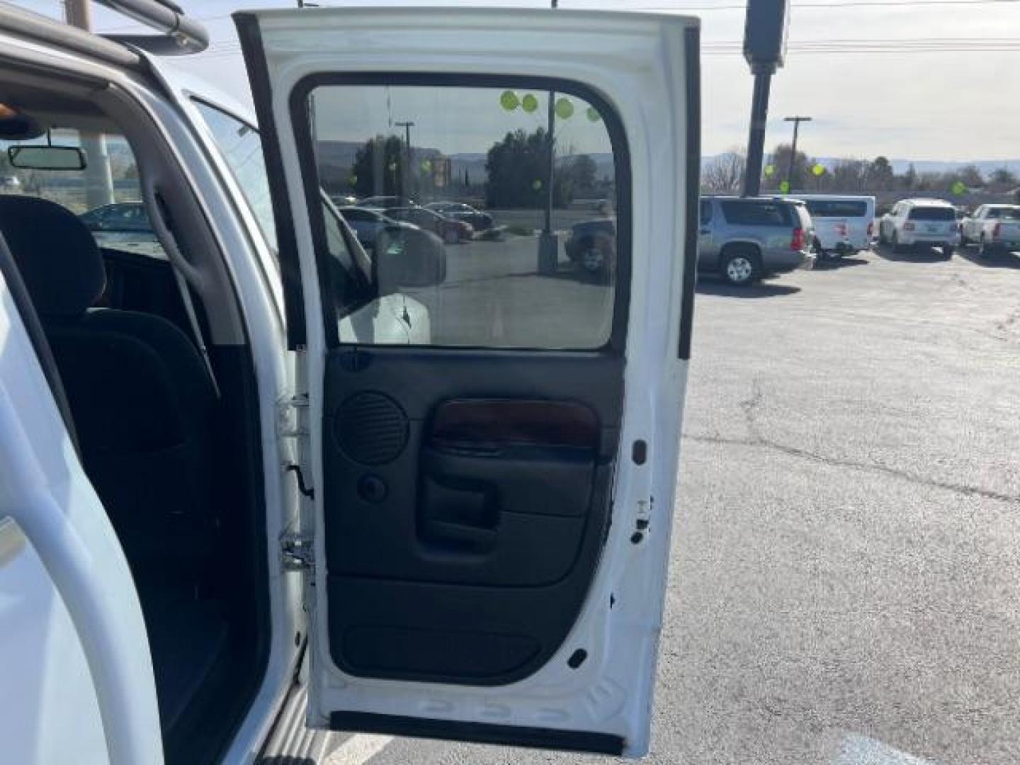 2002 Bright White /Dark Slate Gray Cloth Dodge Ram 1500 ST Quad Cab Short Bed 2WD (3D7HA18N22G) with an 4.7L V8 SOHC 16V engine, 4-Speed Automatic transmission, located at 1865 East Red Hills Pkwy, St. George, 84770, (435) 628-0023, 37.120850, -113.543640 - We specialize in helping ALL people get the best financing available. No matter your credit score, good, bad or none we can get you an amazing rate. Had a bankruptcy, divorce, or repossessions? We give you the green light to get your credit back on the road. Low down and affordable payments that fit - Photo#23