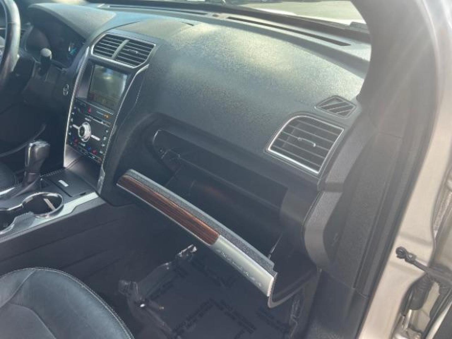 2018 Ingot Silver Metallic /Ebony Black, leather Ford Explorer Limited FWD (1FM5K7F86JG) with an 3.5L V6 DOHC 24V engine, 6-Speed Automatic transmission, located at 1865 East Red Hills Pkwy, St. George, 84770, (435) 628-0023, 37.120850, -113.543640 - Photo#34