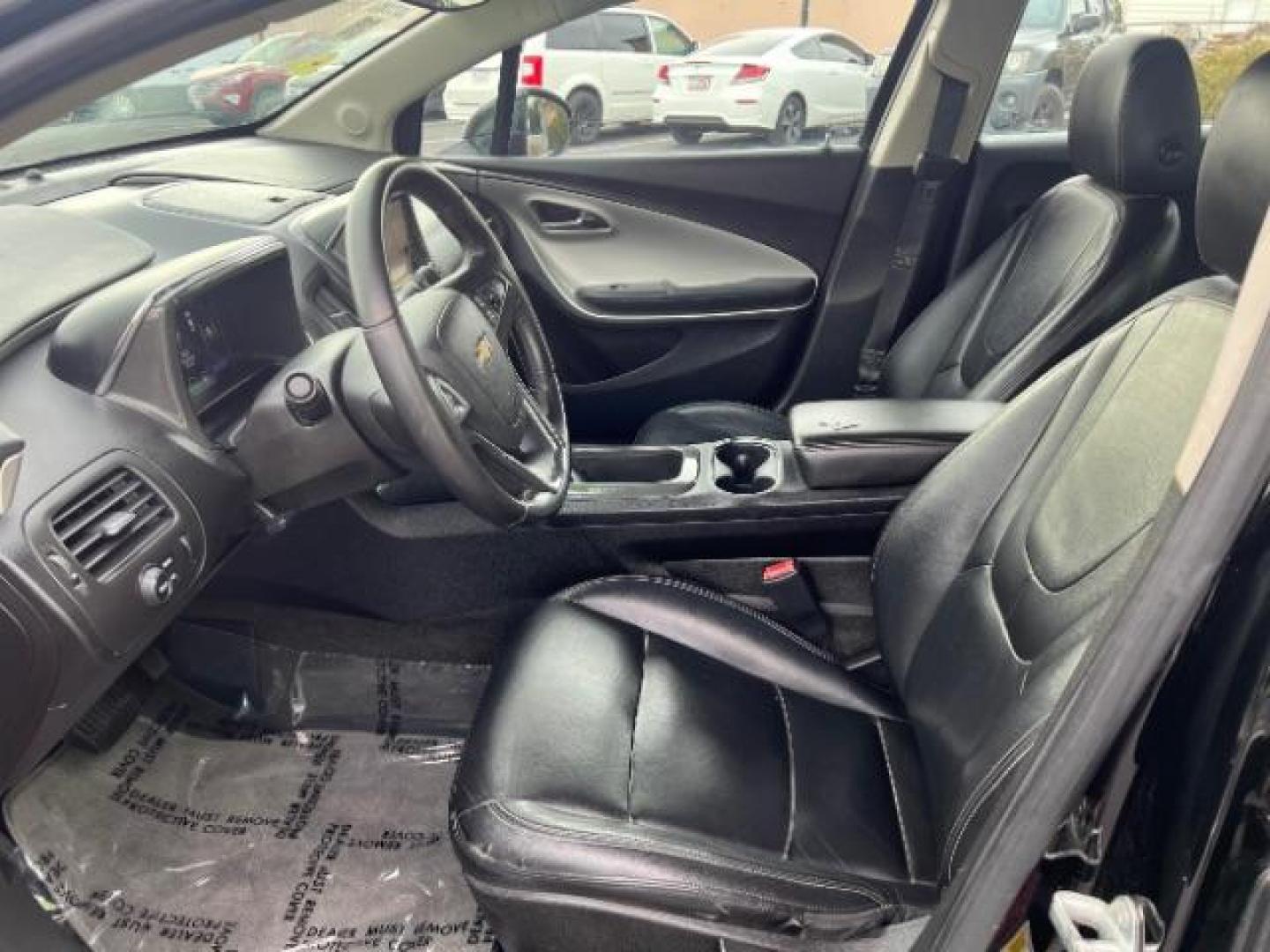2013 Black /Jet Blk Seats/Ceramic Wh Chevrolet Volt Premium w/ Navigation (1G1RD6E48DU) with an 1.4L L4 DOHC 16V PLUG-IN HYBRID engine, Continuously Variable Transmission transmission, located at 1865 East Red Hills Pkwy, St. George, 84770, (435) 628-0023, 37.120850, -113.543640 - Photo#12