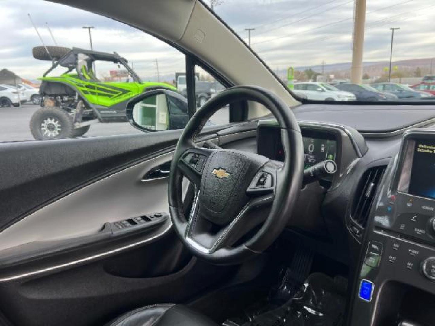 2013 Black /Jet Blk Seats/Ceramic Wh Chevrolet Volt Premium w/ Navigation (1G1RD6E48DU) with an 1.4L L4 DOHC 16V PLUG-IN HYBRID engine, Continuously Variable Transmission transmission, located at 1865 East Red Hills Pkwy, St. George, 84770, (435) 628-0023, 37.120850, -113.543640 - Photo#32