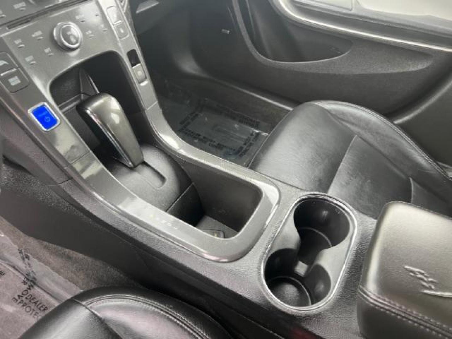 2013 Black /Jet Blk Seats/Ceramic Wh Chevrolet Volt Premium w/ Navigation (1G1RD6E48DU) with an 1.4L L4 DOHC 16V PLUG-IN HYBRID engine, Continuously Variable Transmission transmission, located at 1865 East Red Hills Pkwy, St. George, 84770, (435) 628-0023, 37.120850, -113.543640 - Photo#19