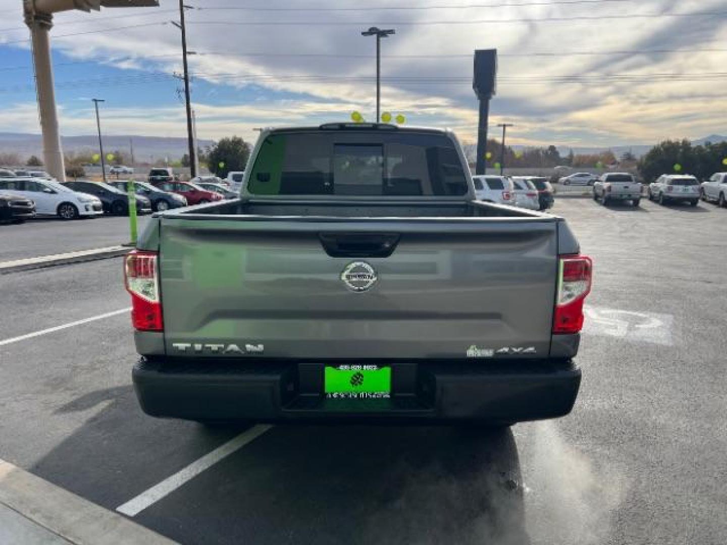 2017 Gun Metallic /Black, cloth Nissan Titan S Crew Cab 4WD (1N6AA1EJ6HN) with an 5.6L V8 DOHC 32V engine, 6-Speed Automatic transmission, located at 1865 East Red Hills Pkwy, St. George, 84770, (435) 628-0023, 37.120850, -113.543640 - Photo#5