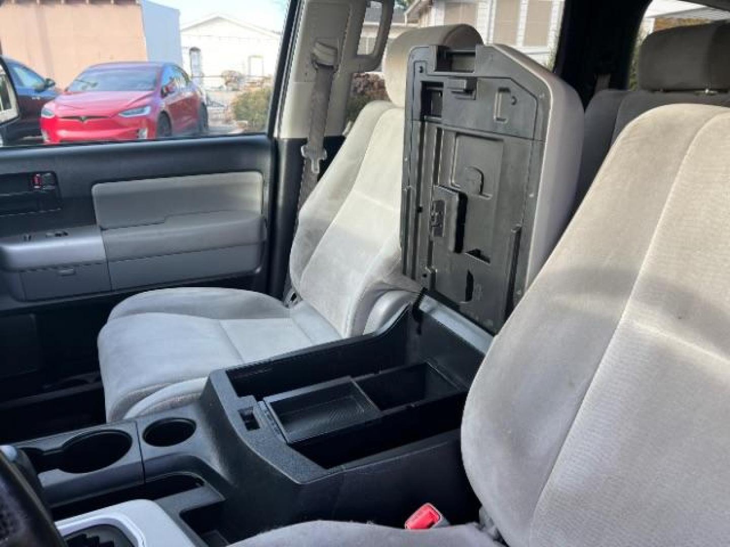 2008 Super White /Graphite Cloth Interior Toyota Sequoia SR5 5.7L 2WD (5TDZY64A18S) with an 4.7L V8 DOHC 32V engine, 6-Speed Automatic transmission, located at 1865 East Red Hills Pkwy, St. George, 84770, (435) 628-0023, 37.120850, -113.543640 - We specialize in helping ALL people get the best financing available. No matter your credit score, good, bad or none we can get you an amazing rate. Had a bankruptcy, divorce, or repossessions? We give you the green light to get your credit back on the road. Low down and affordable payments that fit - Photo#20