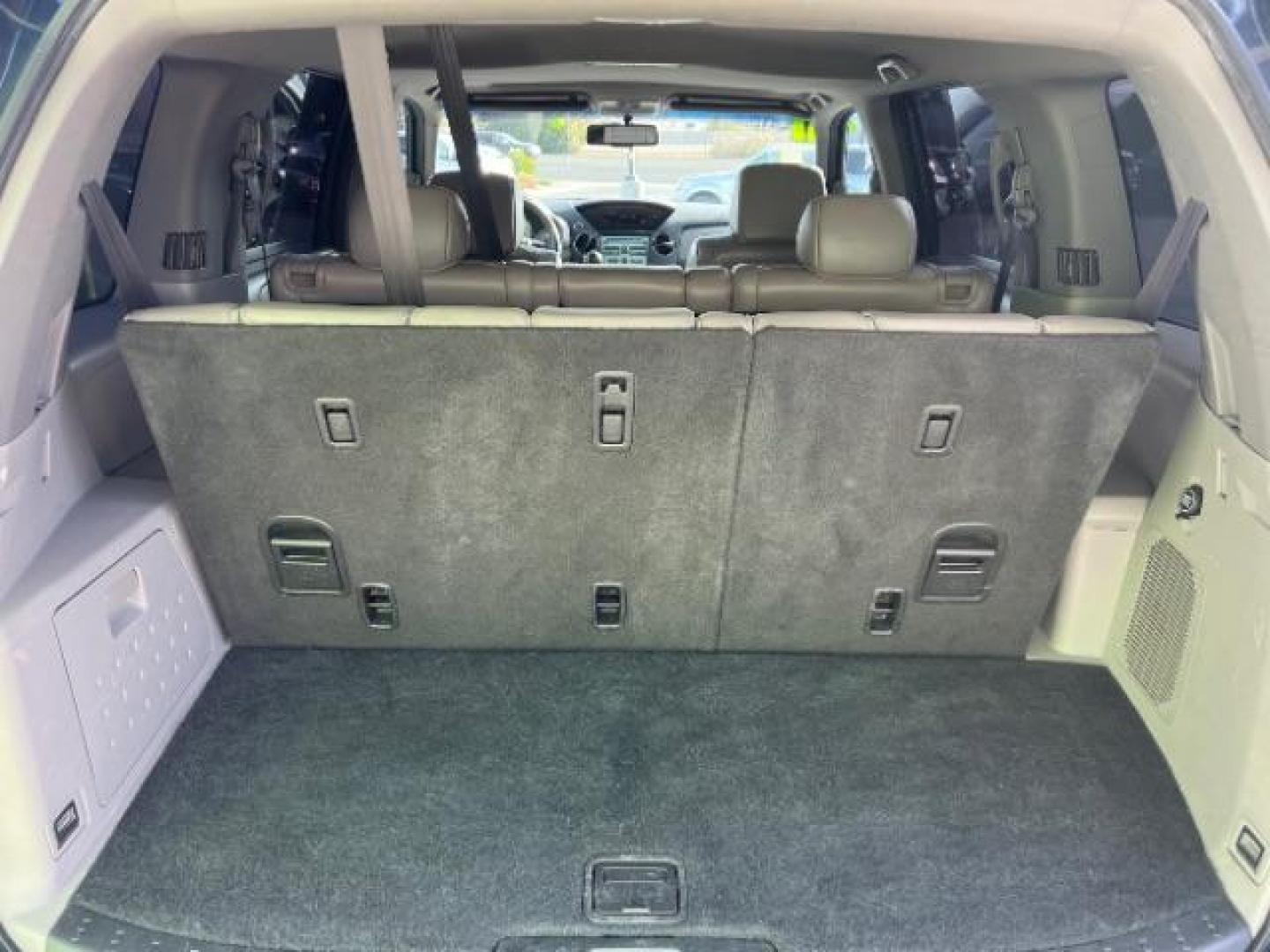 2011 Bali Blue Pearl /Gray Leather Interior Honda Pilot EX-L 2WD 5-Spd AT (5FNYF3H59BB) with an 3.5L V6 SOHC 24V engine, 5-Speed Automatic transmission, located at 1865 East Red Hills Pkwy, St. George, 84770, (435) 628-0023, 37.120850, -113.543640 - Photo#29