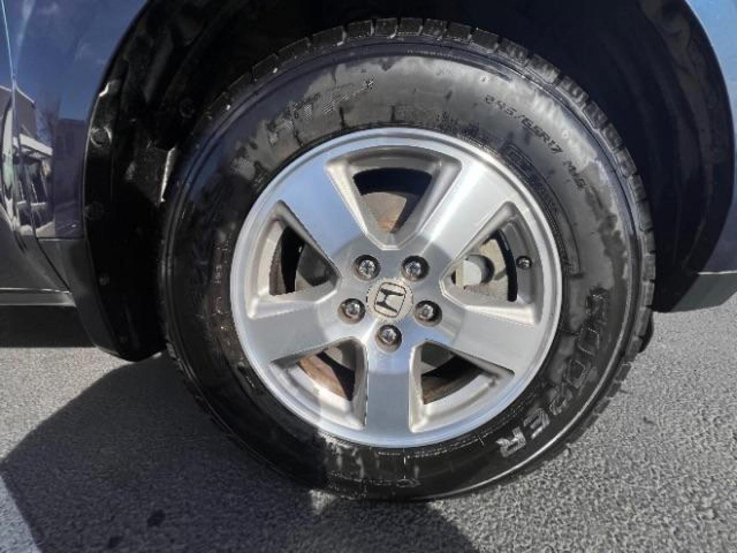 2011 Bali Blue Pearl /Gray Leather Interior Honda Pilot EX-L 2WD 5-Spd AT (5FNYF3H59BB) with an 3.5L V6 SOHC 24V engine, 5-Speed Automatic transmission, located at 1865 East Red Hills Pkwy, St. George, 84770, (435) 628-0023, 37.120850, -113.543640 - Photo#9