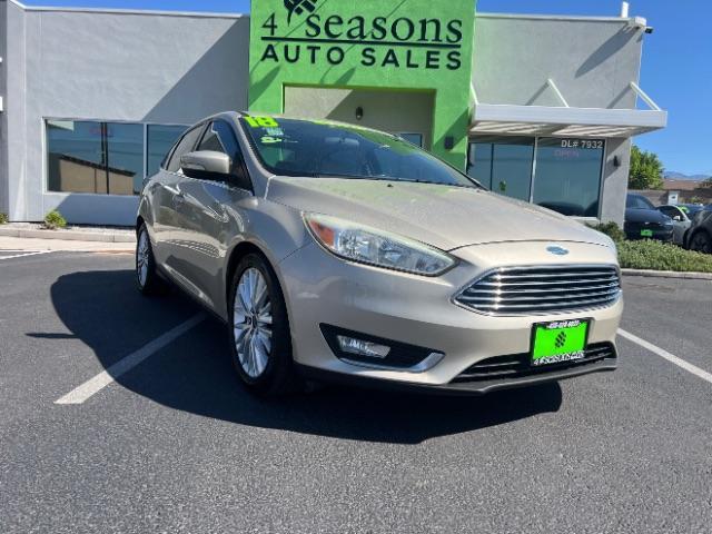 2018 Ford Focus Sedan Titanium's photo