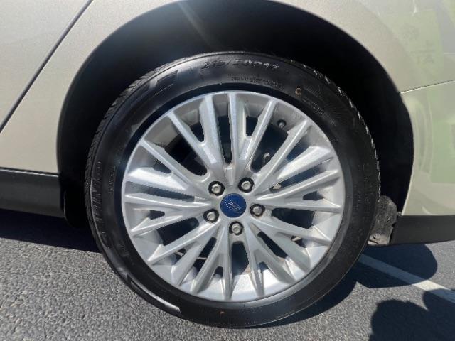 2018 White Gold Metallic /Medium Soft Ceramic, leather Ford Focus Titanium Sedan (1FADP3J27JL) with an 2.0L L4 DOHC 16V engine, 6-Speed Automatic transmission, located at 1865 East Red Hills Pkwy, St. George, 84770, (435) 628-0023, 37.120850, -113.543640 - We specialize in helping ALL people get the best financing available. No matter your credit score, good, bad or none we can get you an amazing rate. Had a bankruptcy, divorce, or repossessions? We give you the green light to get your credit back on the road. Low down and affordable payments that fit- Photo#8