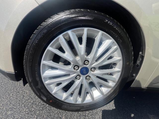 2018 White Gold Metallic /Medium Soft Ceramic, leather Ford Focus Titanium Sedan (1FADP3J27JL) with an 2.0L L4 DOHC 16V engine, 6-Speed Automatic transmission, located at 1865 East Red Hills Pkwy, St. George, 84770, (435) 628-0023, 37.120850, -113.543640 - We specialize in helping ALL people get the best financing available. No matter your credit score, good, bad or none we can get you an amazing rate. Had a bankruptcy, divorce, or repossessions? We give you the green light to get your credit back on the road. Low down and affordable payments that fit- Photo#11