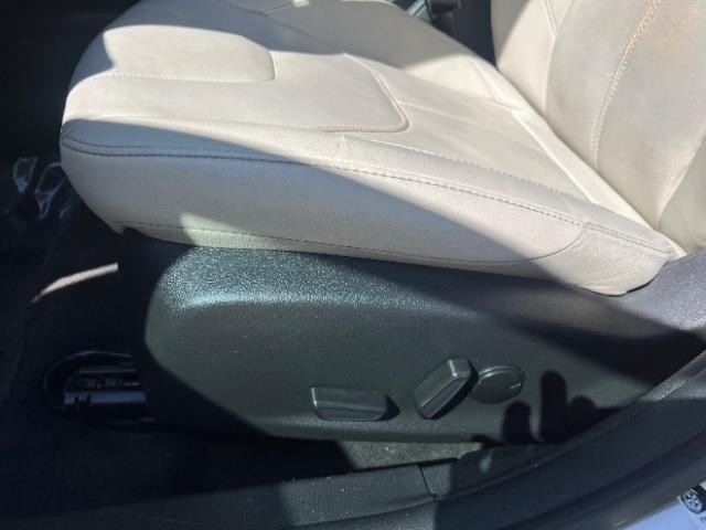 2018 White Gold Metallic /Medium Soft Ceramic, leather Ford Focus Titanium Sedan (1FADP3J27JL) with an 2.0L L4 DOHC 16V engine, 6-Speed Automatic transmission, located at 1865 East Red Hills Pkwy, St. George, 84770, (435) 628-0023, 37.120850, -113.543640 - We specialize in helping ALL people get the best financing available. No matter your credit score, good, bad or none we can get you an amazing rate. Had a bankruptcy, divorce, or repossessions? We give you the green light to get your credit back on the road. Low down and affordable payments that fit- Photo#13
