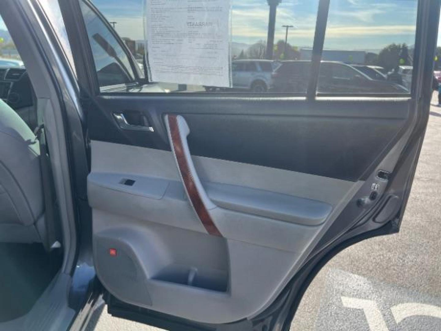 2013 Magnetic Gray Metallic /Sand Beige Leather Interior Toyota Highlander Limited 4WD (5TDDK3EH7DS) with an 3.5L V6 DOHC 24V engine, 5-Speed Automatic transmission, located at 940 North Main Street, Cedar City, UT, 84720, (435) 628-0023, 37.692936, -113.061897 - We specialize in helping ALL people get the best financing available. No matter your credit score, good, bad or none we can get you an amazing rate. Had a bankruptcy, divorce, or repossessions? We give you the green light to get your credit back on the road. Low down and affordable payments that fit - Photo#29