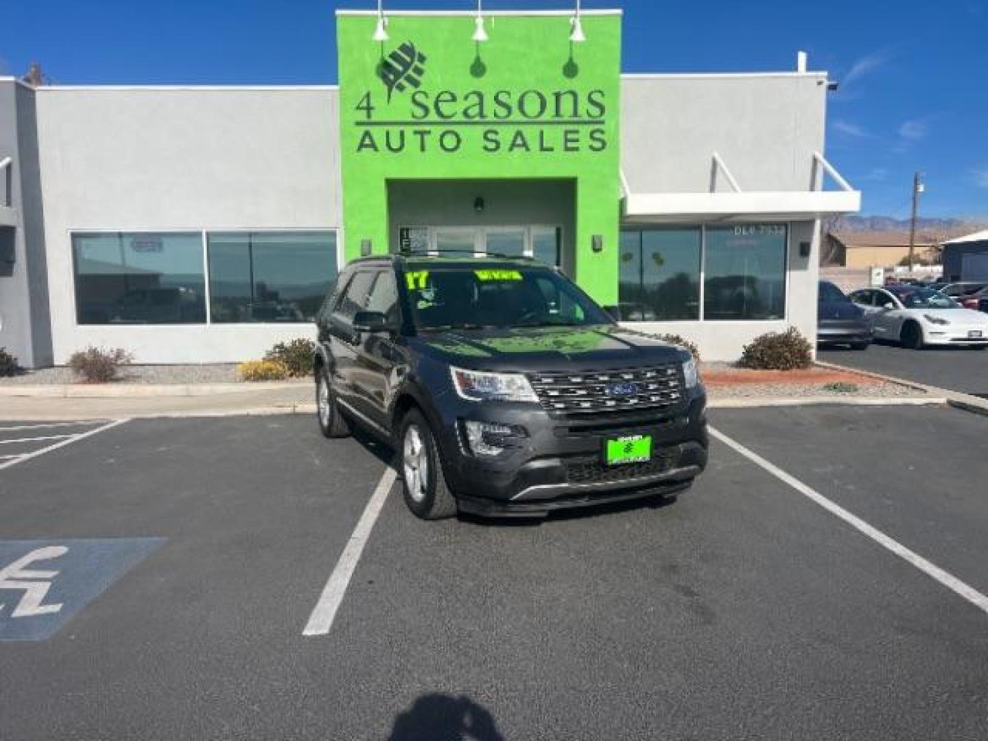2017 Smoked Quartz Tinted Clearcoat Metallic /Dark Earth w/Ebony Black, leather/sueded microfibe Ford Explorer XLT 4WD (1FM5K8D80HG) with an 3.5L V6 DOHC 24V engine, 6-Speed Automatic transmission, located at 940 North Main Street, Cedar City, UT, 84720, (435) 628-0023, 37.692936, -113.061897 - Photo#0